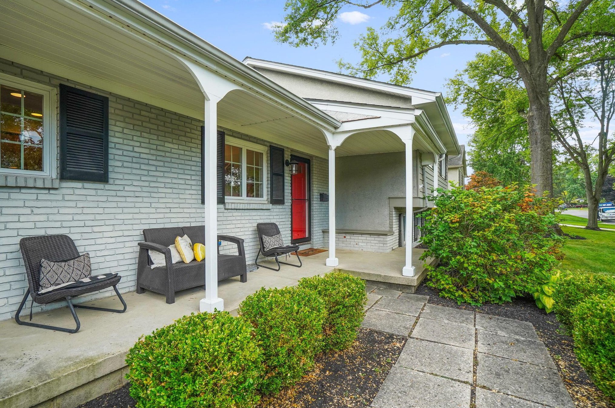 1351 Friar Ln, Columbus, OH 43221-1527