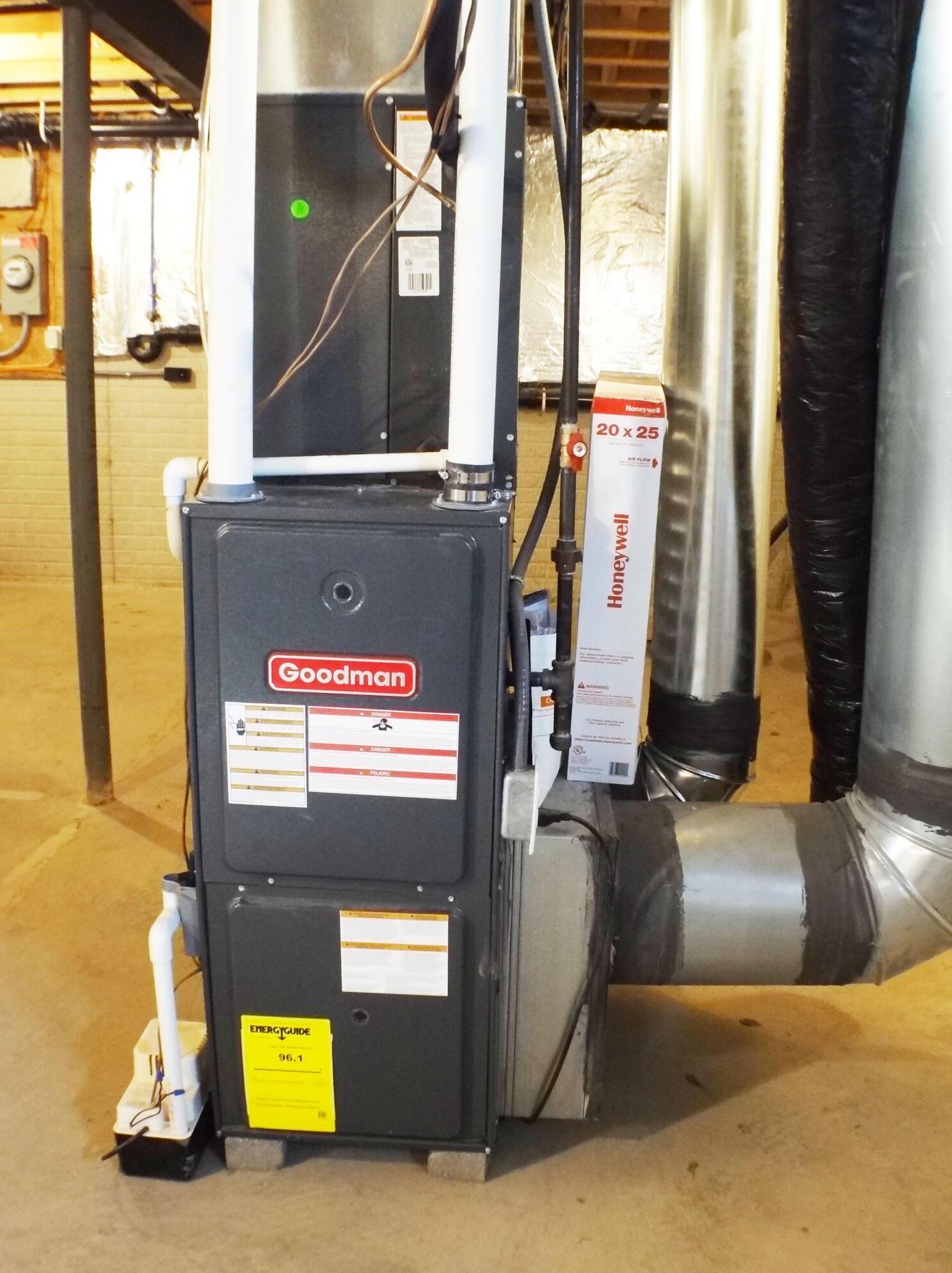 156 20 St, Columbus OH 43203-1902 exterior