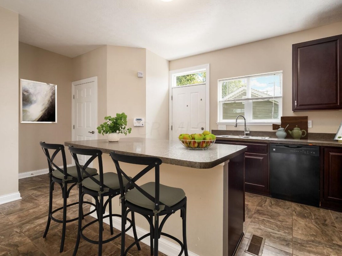 156 20 St, Columbus OH 43203-1902 exterior