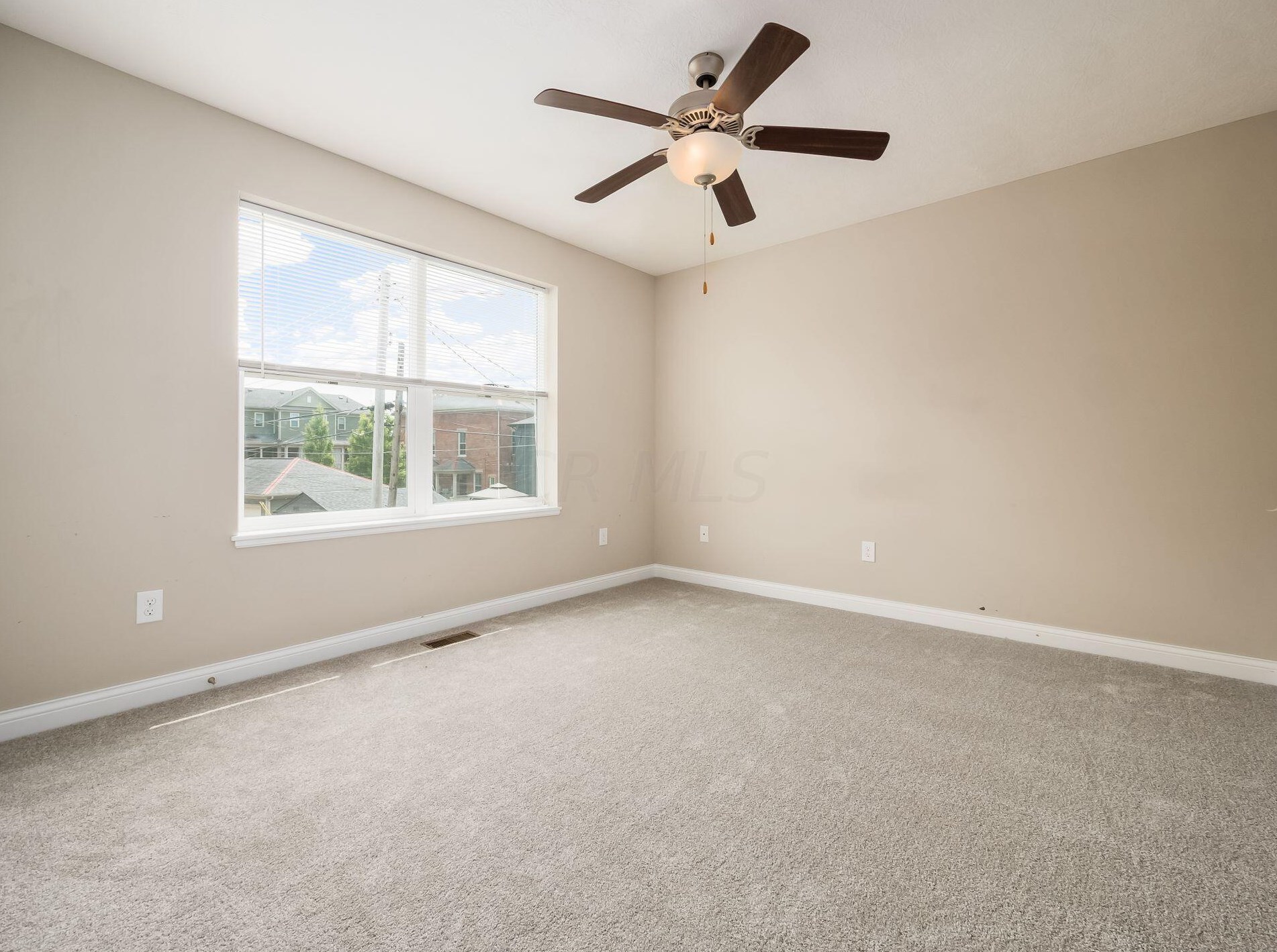 156 20 St, Columbus OH 43203-1902 exterior