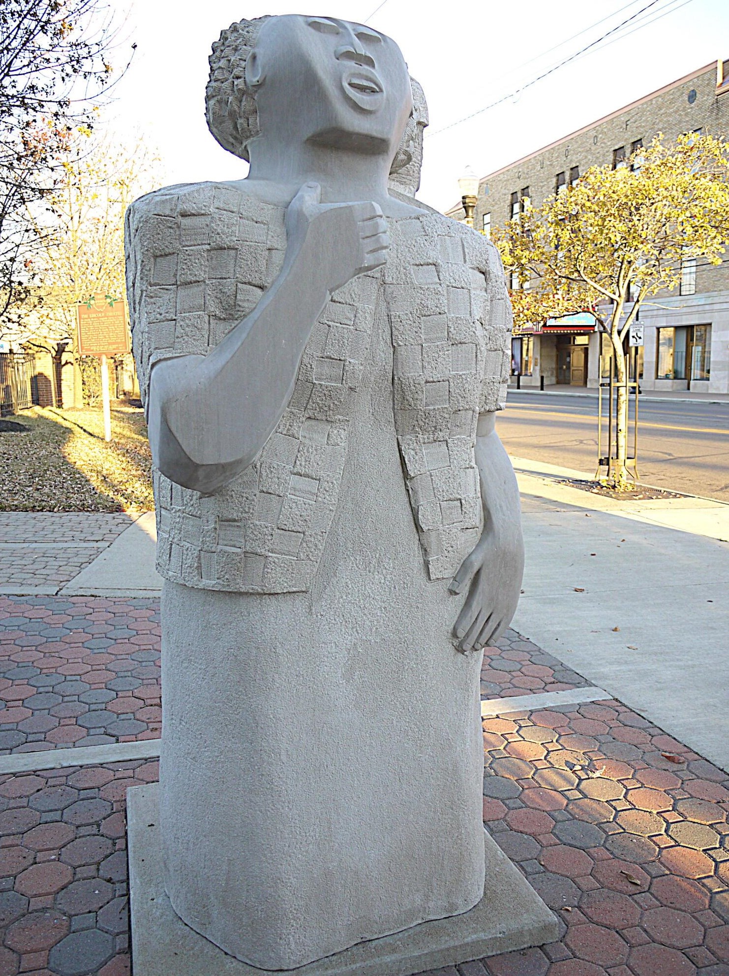 156 20 St, Columbus OH 43203-1902 exterior