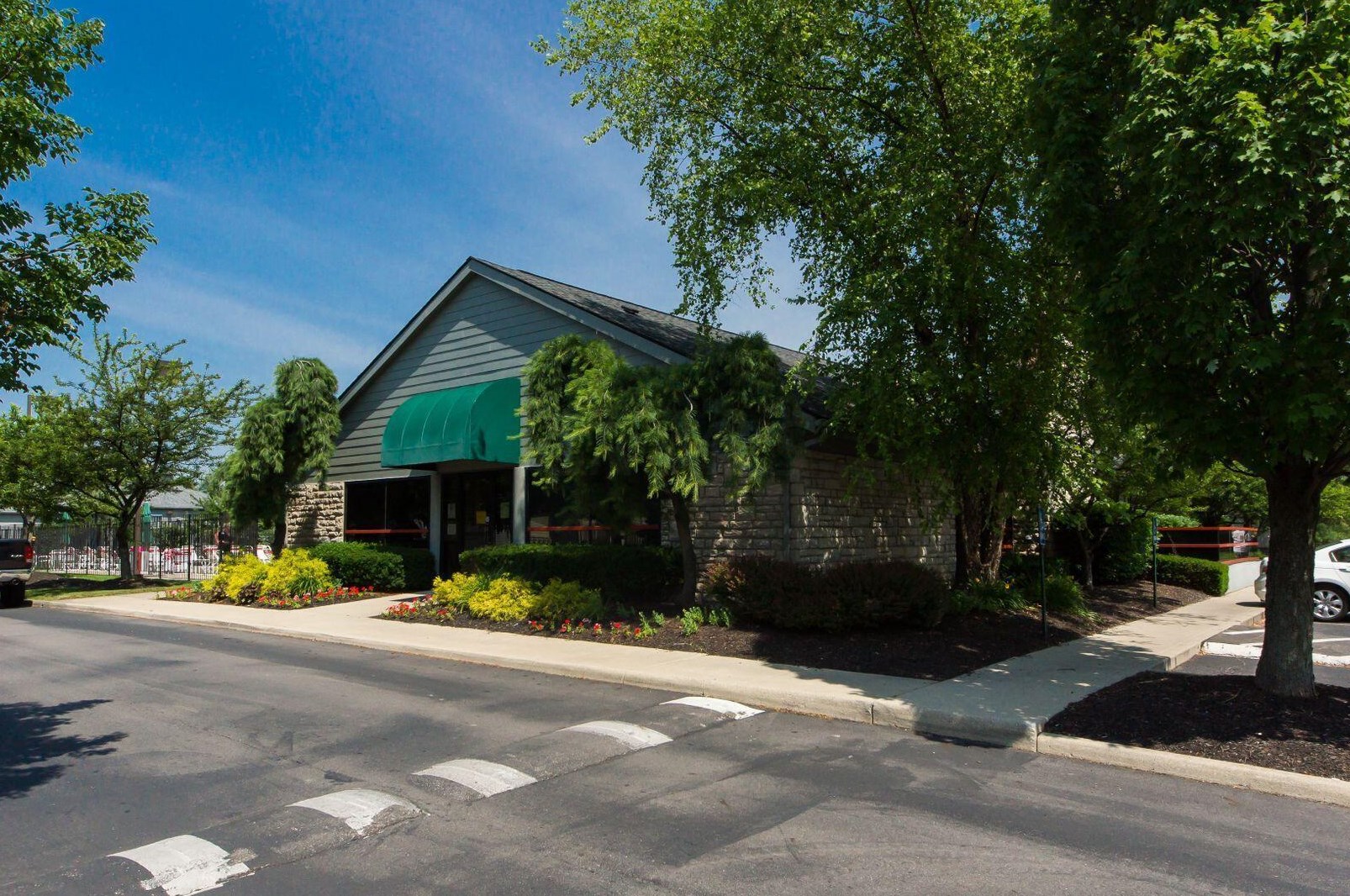 4106 Blendon Grove Way, Columbus OH 43230-9830 exterior