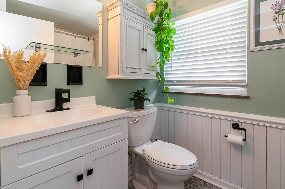 4408 Marland Dr, Columbus OH 43224-1923 exterior