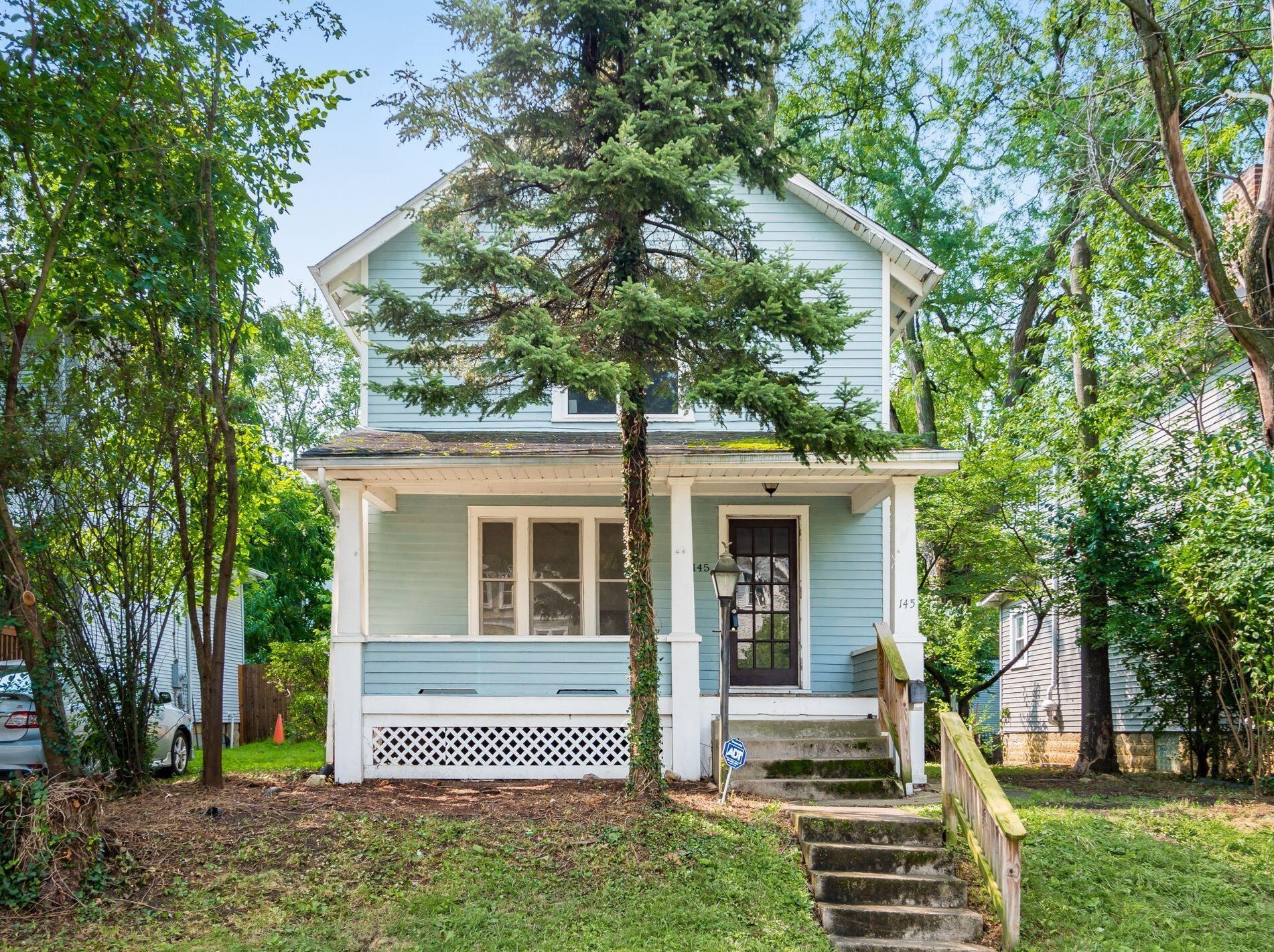 145 Clinton St, Columbus, OH 43202-2909