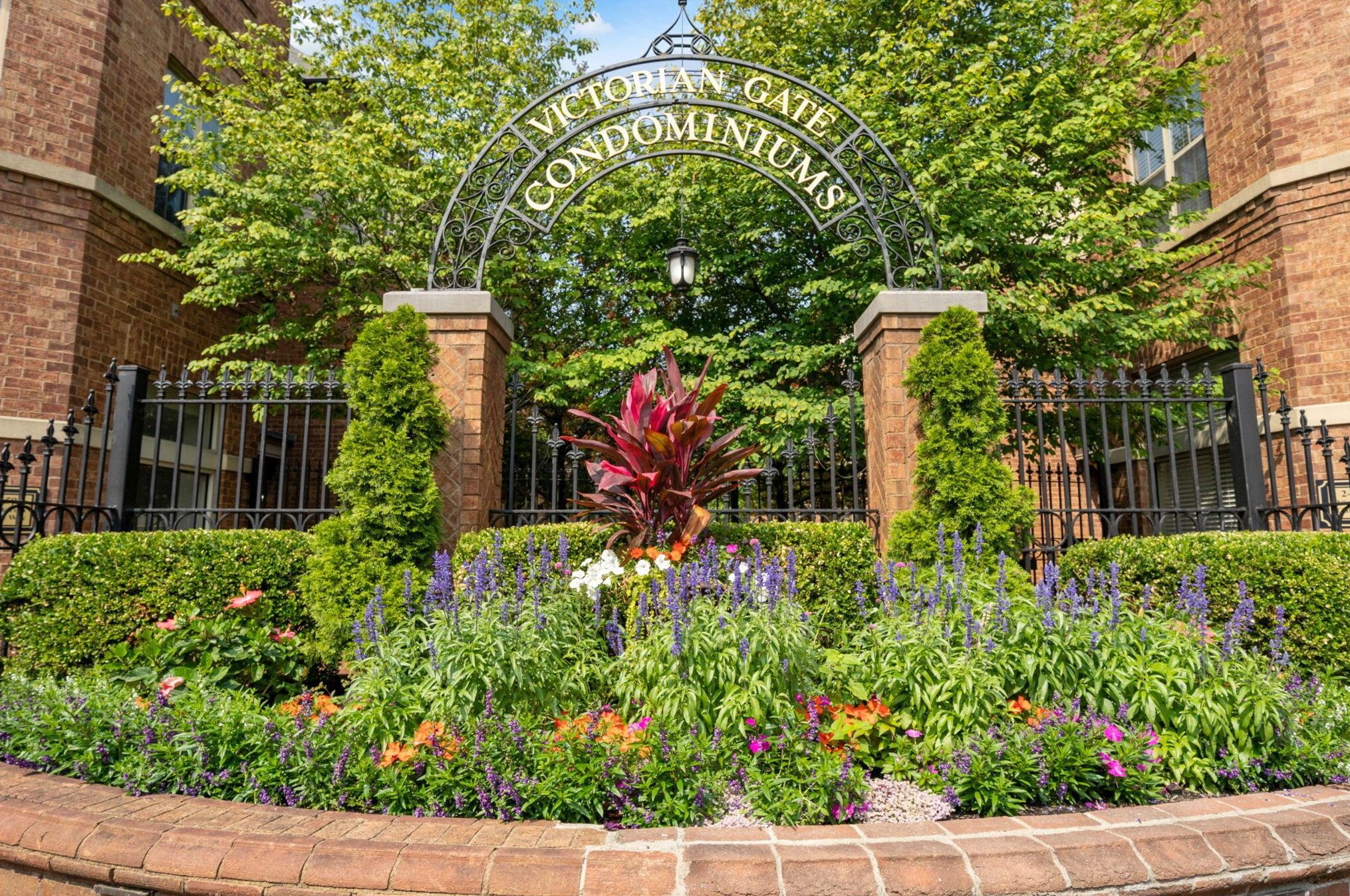 3 Lincoln St, Columbus OH  43215-1673 exterior