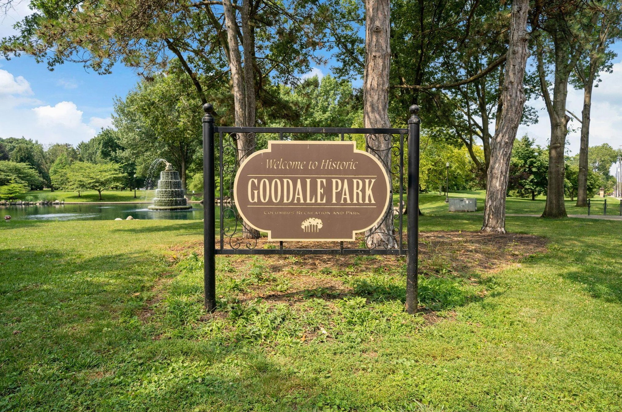 3 Lincoln St, Columbus OH  43215-1673 exterior