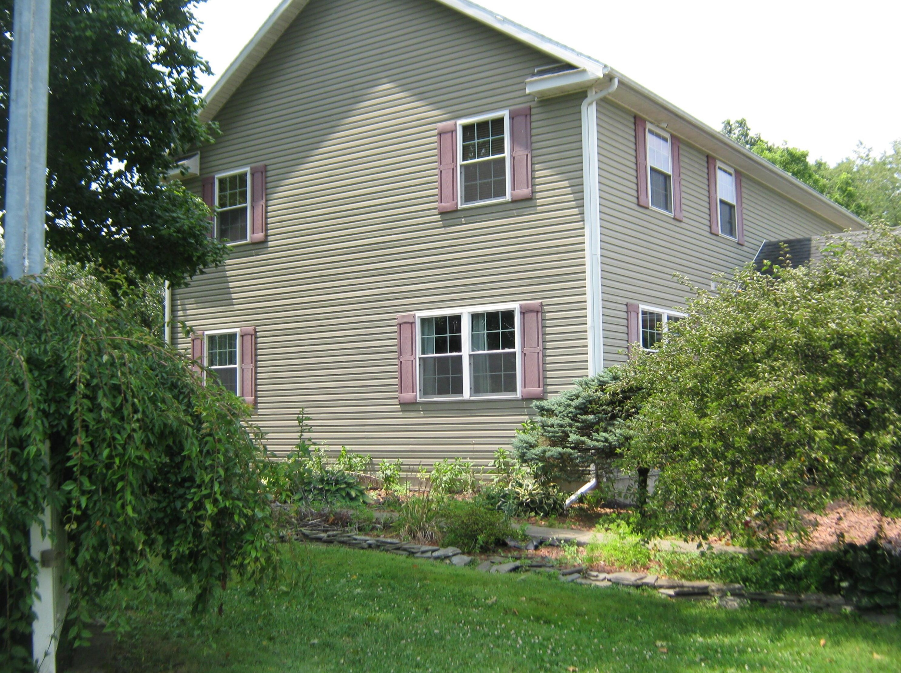 6925 Rose Hill Rd, Roseville, OH 43777