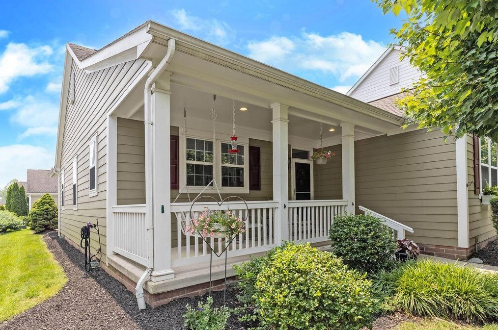 6133 Renwell Ln, Columbus, OH 43230-8484