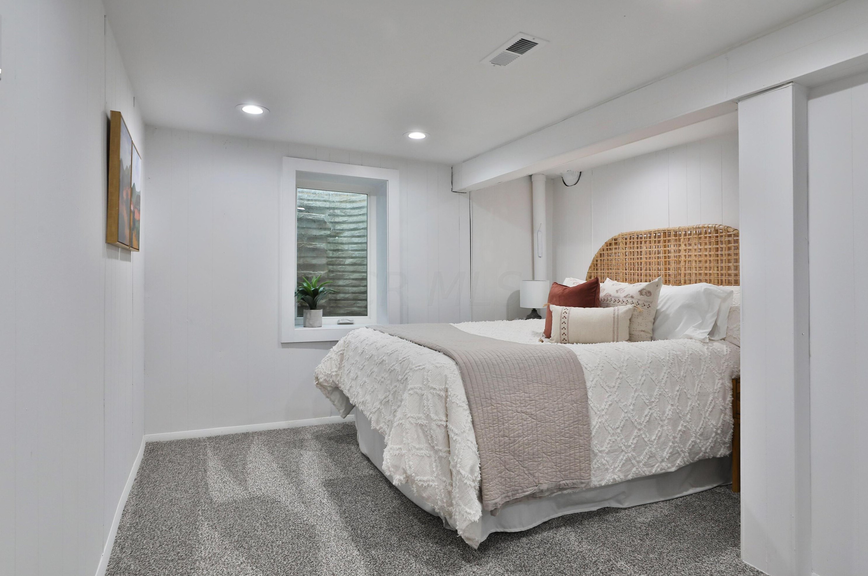 92 Ceramic Dr, Columbus OH 43214-3004 exterior