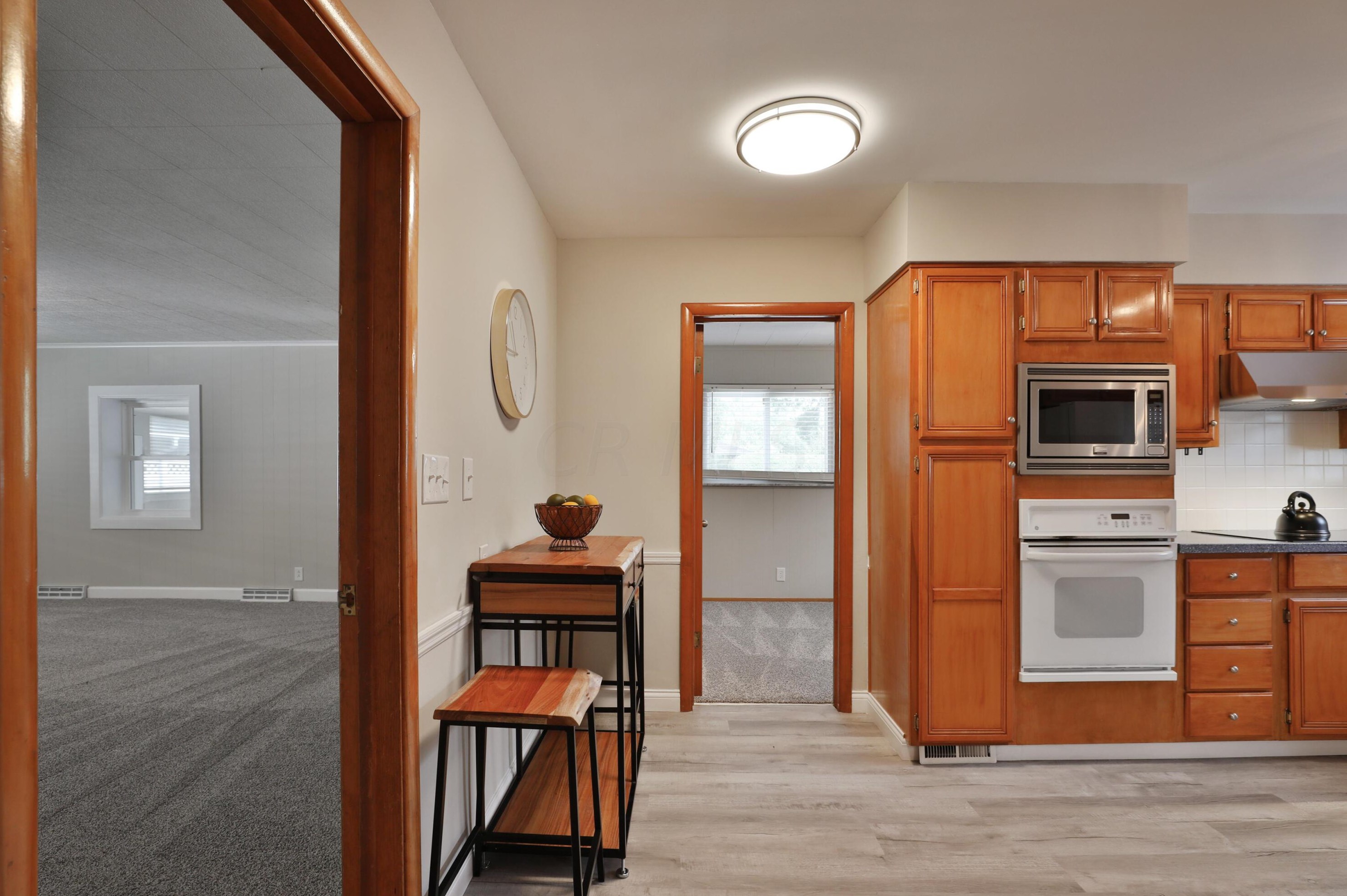 92 Ceramic Dr, Columbus OH 43214-3004 exterior