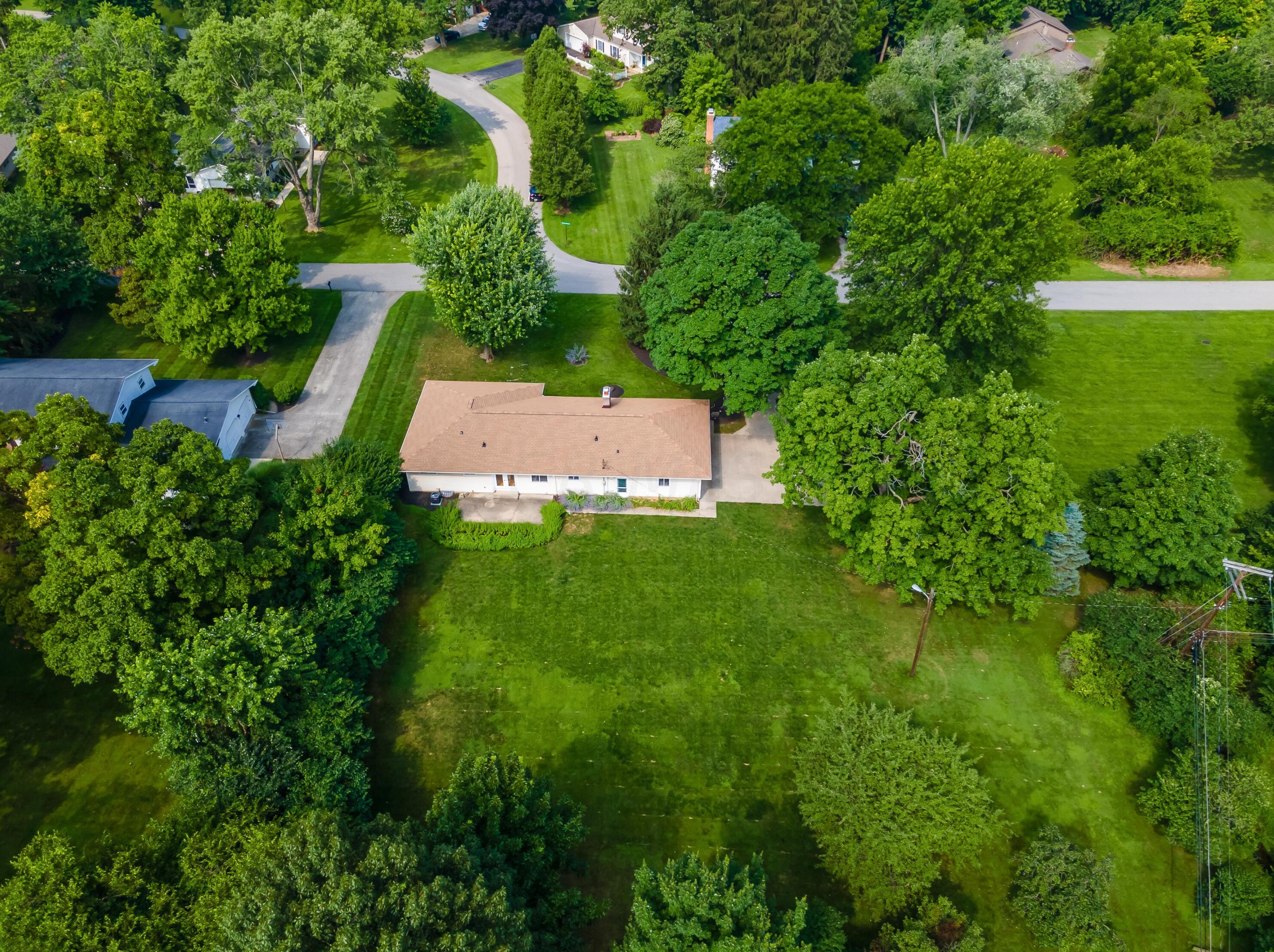 1486 Hickory Run Dr, Columbus OH 43204-1517 exterior