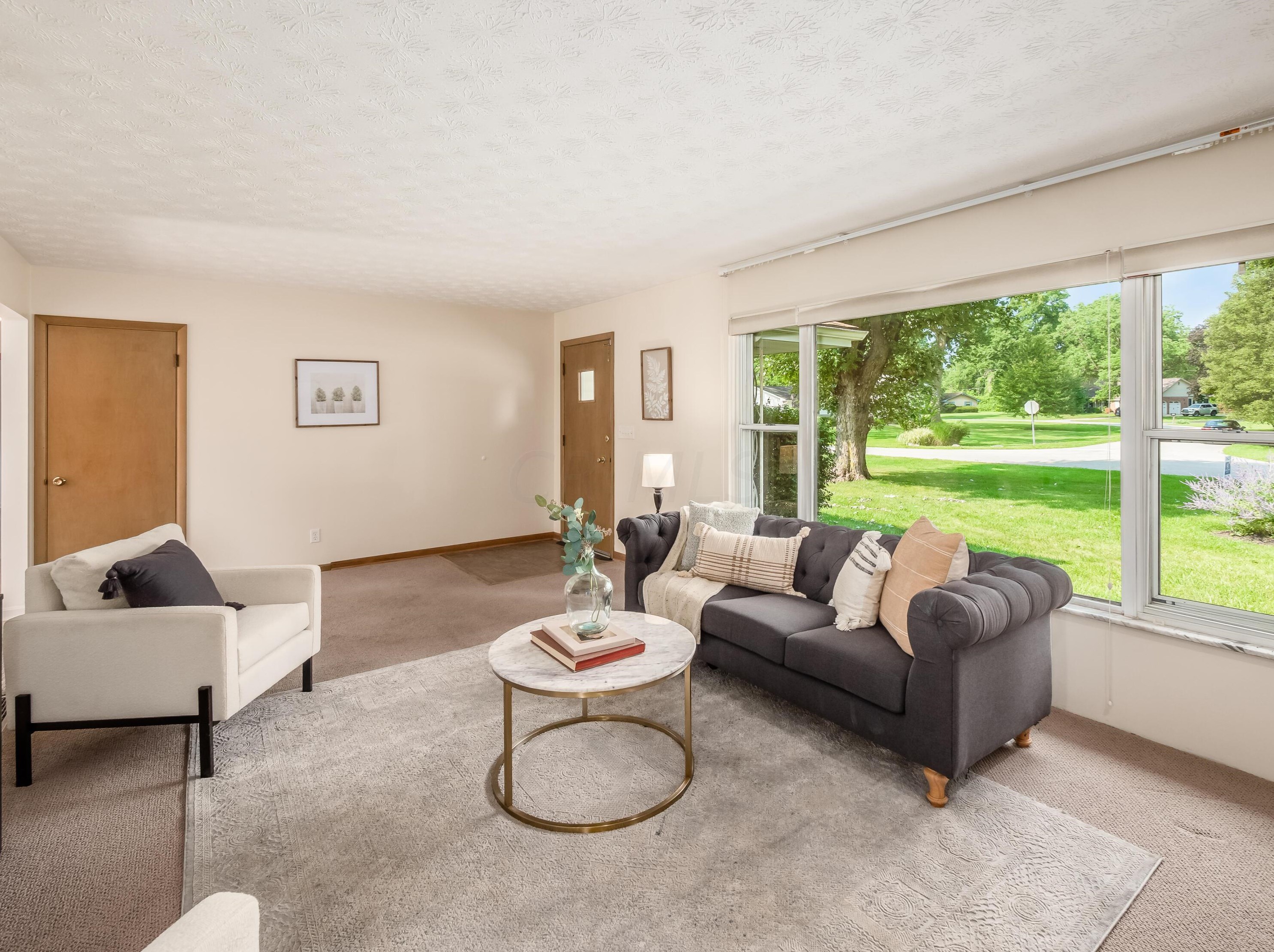 1486 Hickory Run Dr, Columbus OH 43204-1517 exterior