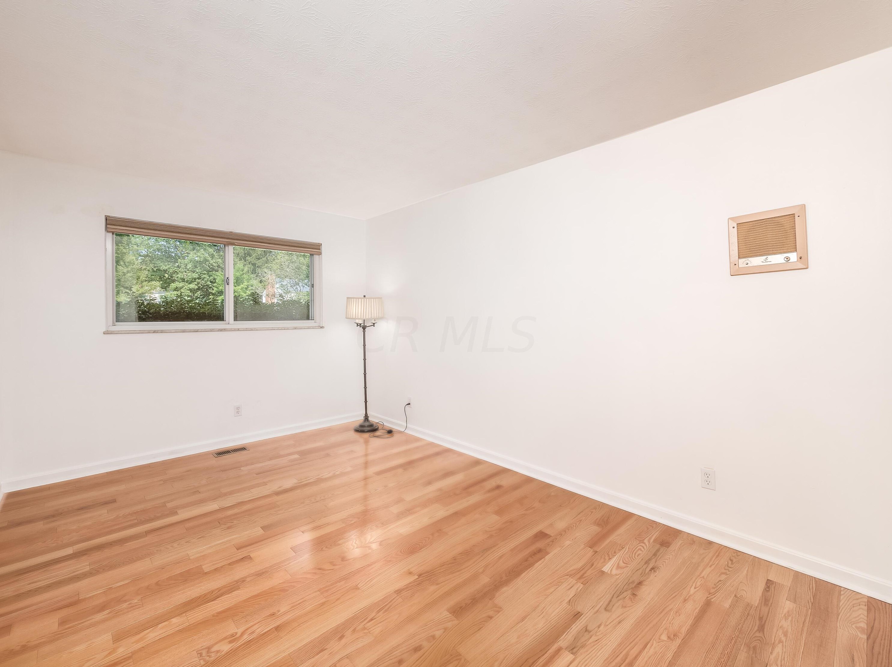 1486 Hickory Run Dr, Columbus OH 43204-1517 exterior