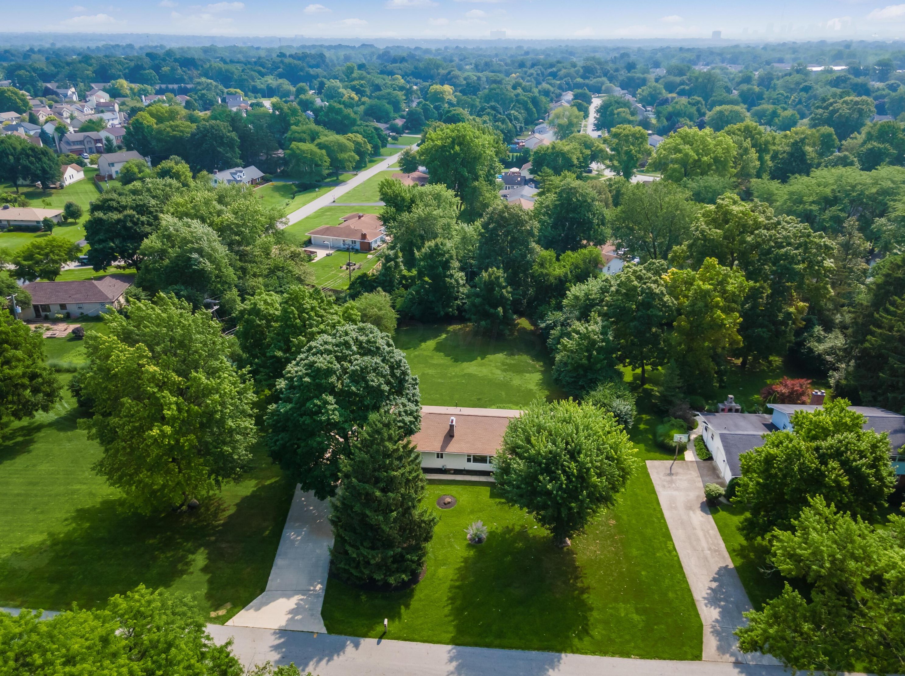 1486 Hickory Run Dr, Columbus OH 43204-1517 exterior