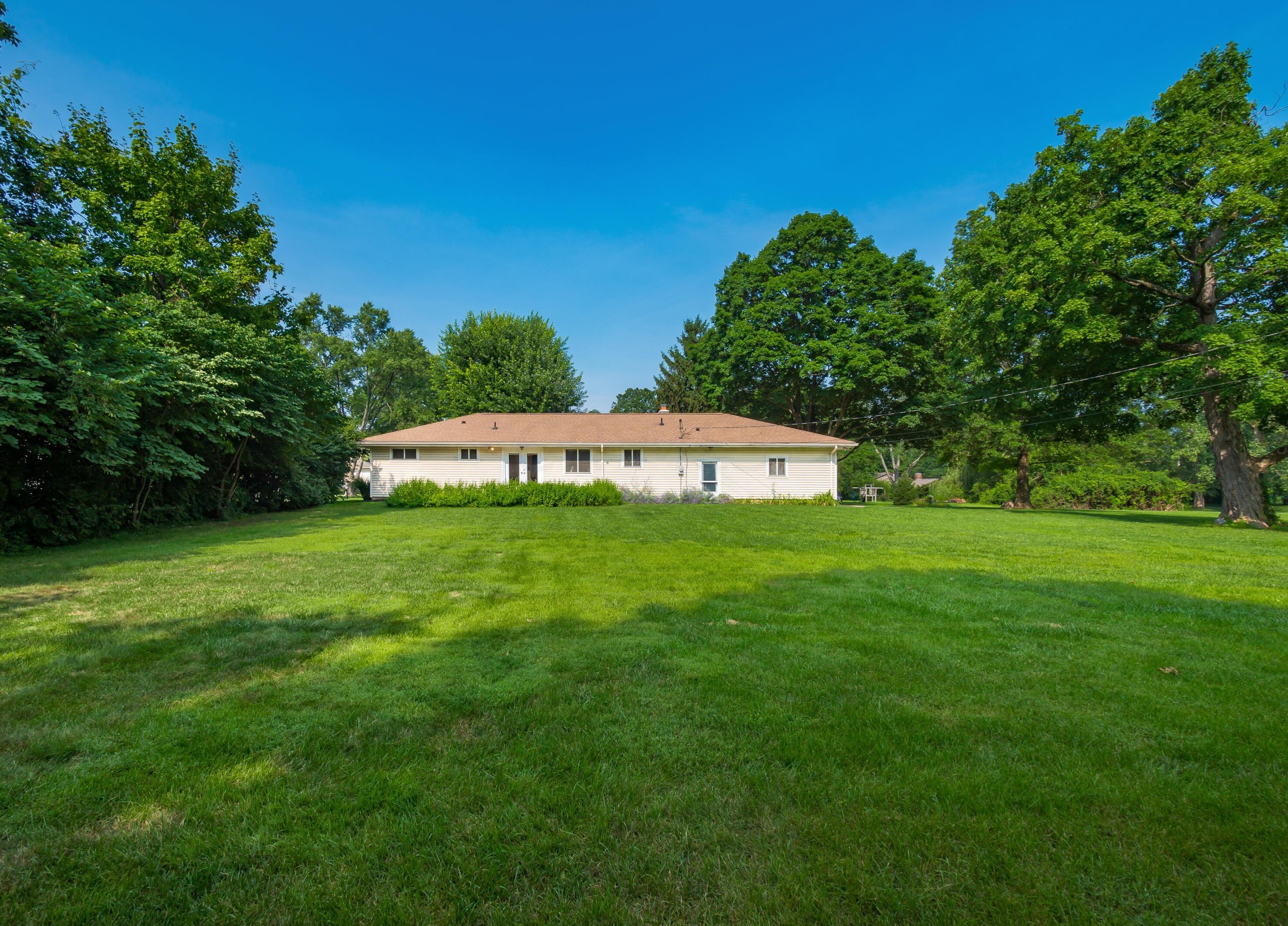 1486 Hickory Run Dr, Columbus OH 43204-1517 exterior