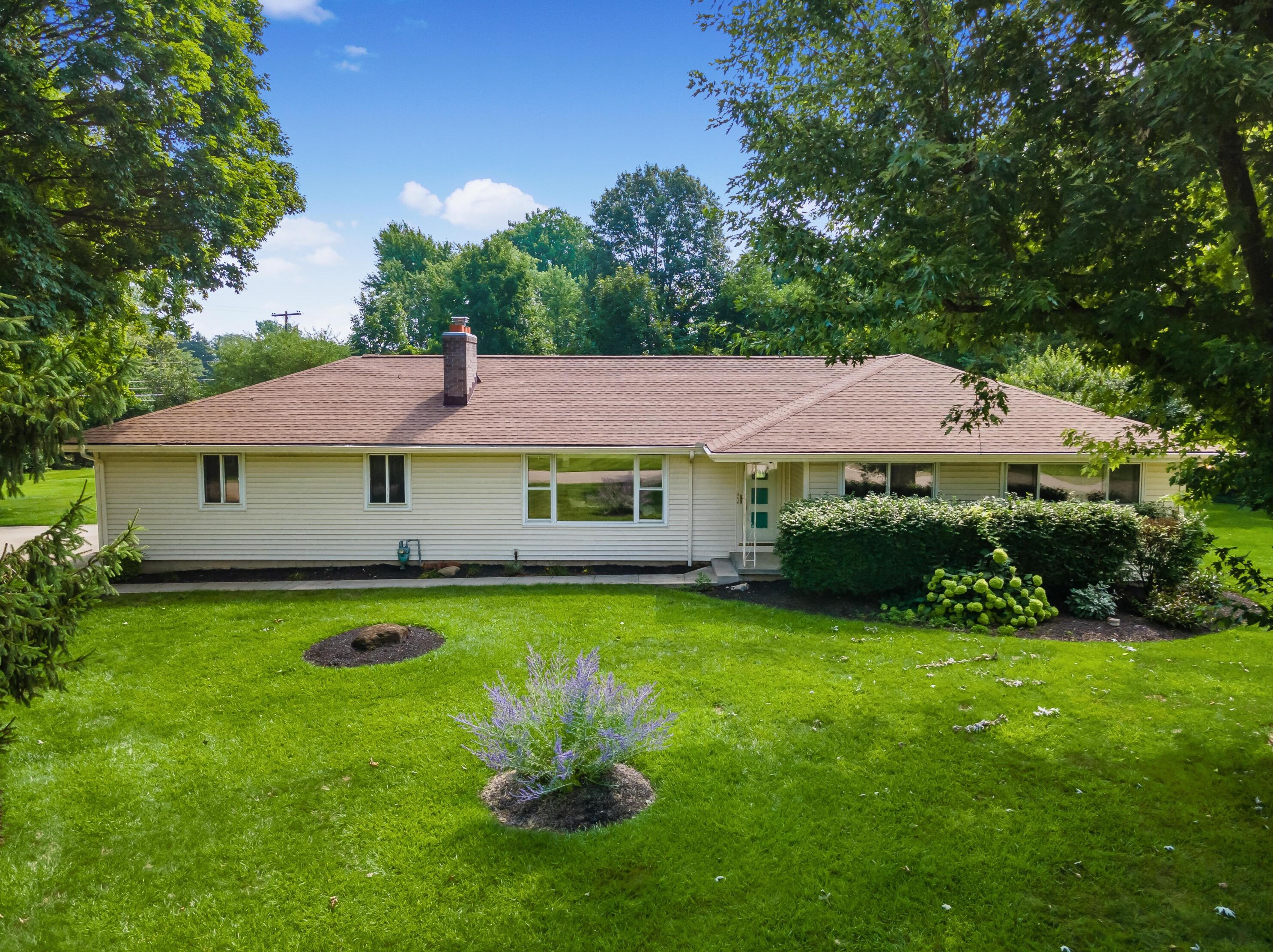 1486 Hickory Run Dr, Columbus, OH 43204-1517