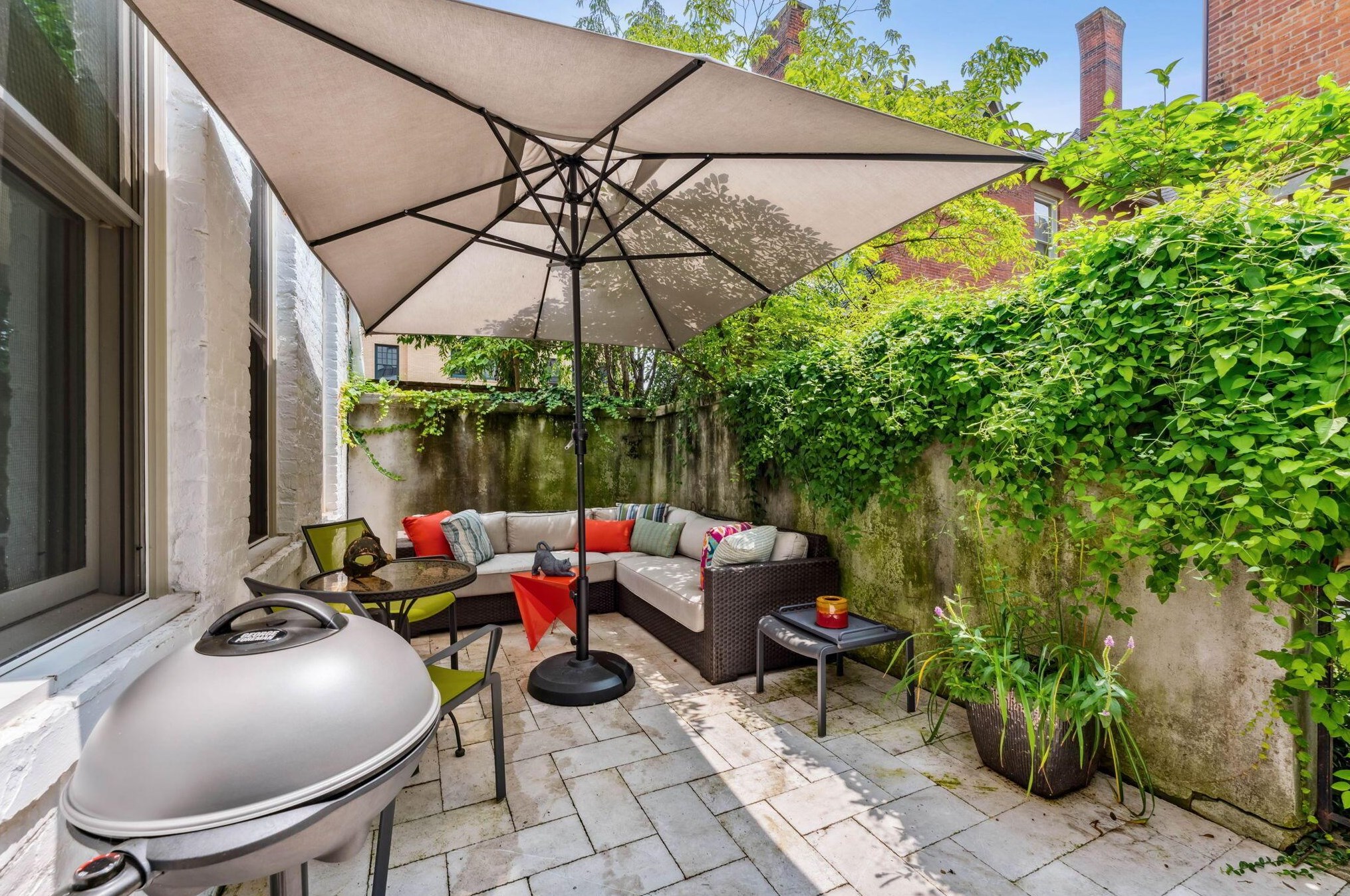 393 Library Park Ct, Columbus OH exterior