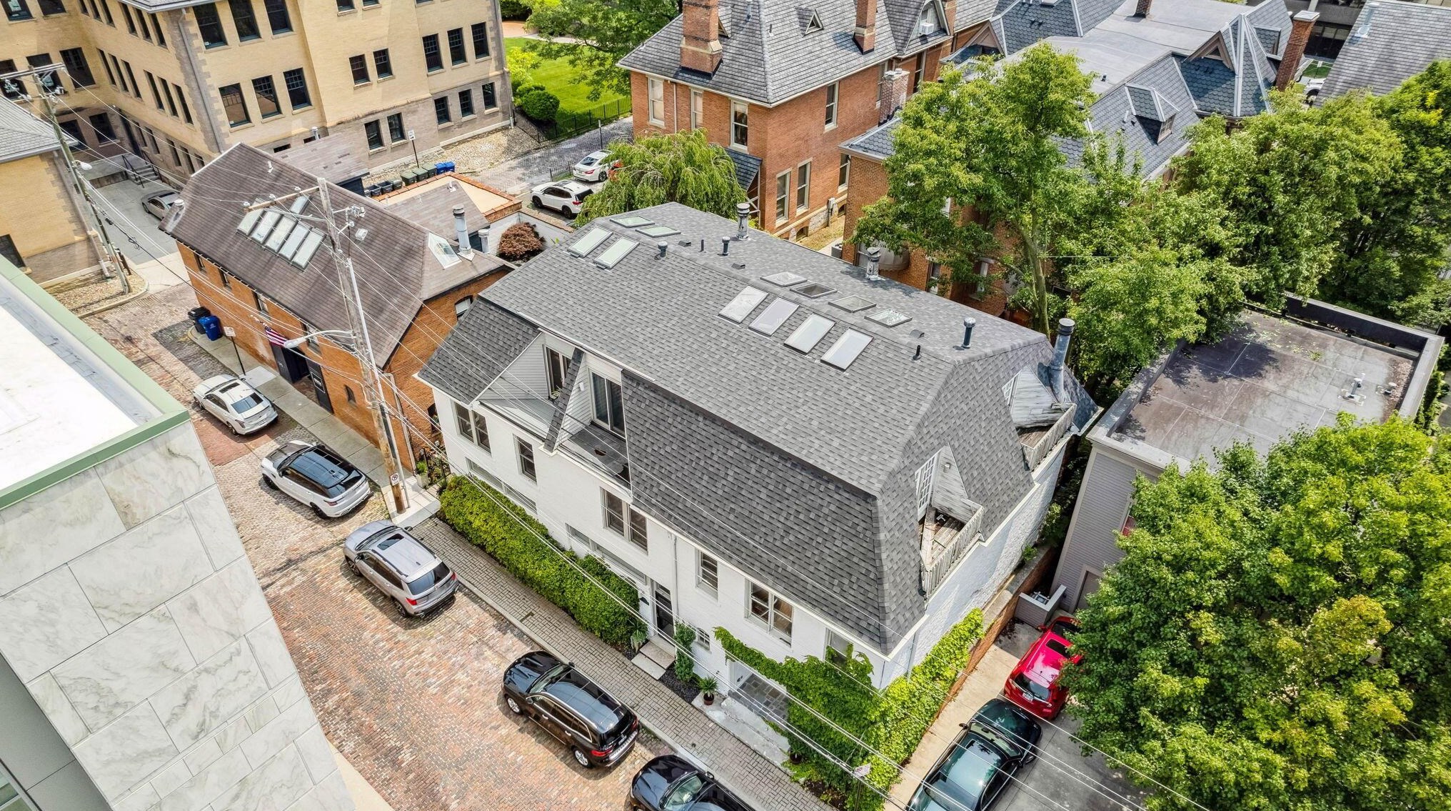 393 Library Park Ct, Columbus, OH 43215-4704