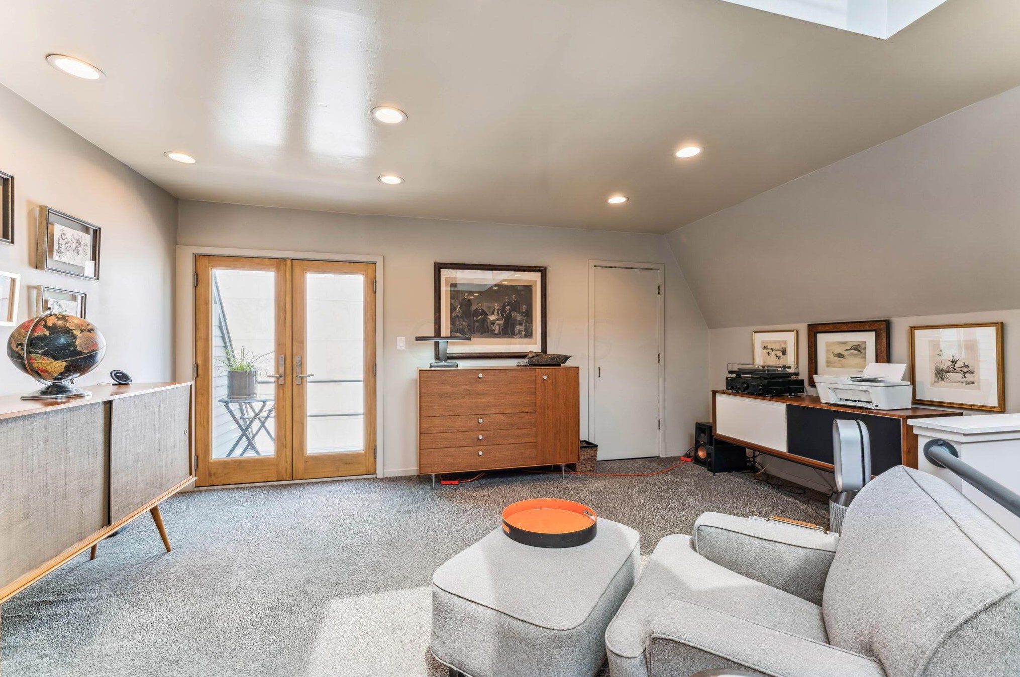 393 Library Park Ct, Columbus OH exterior