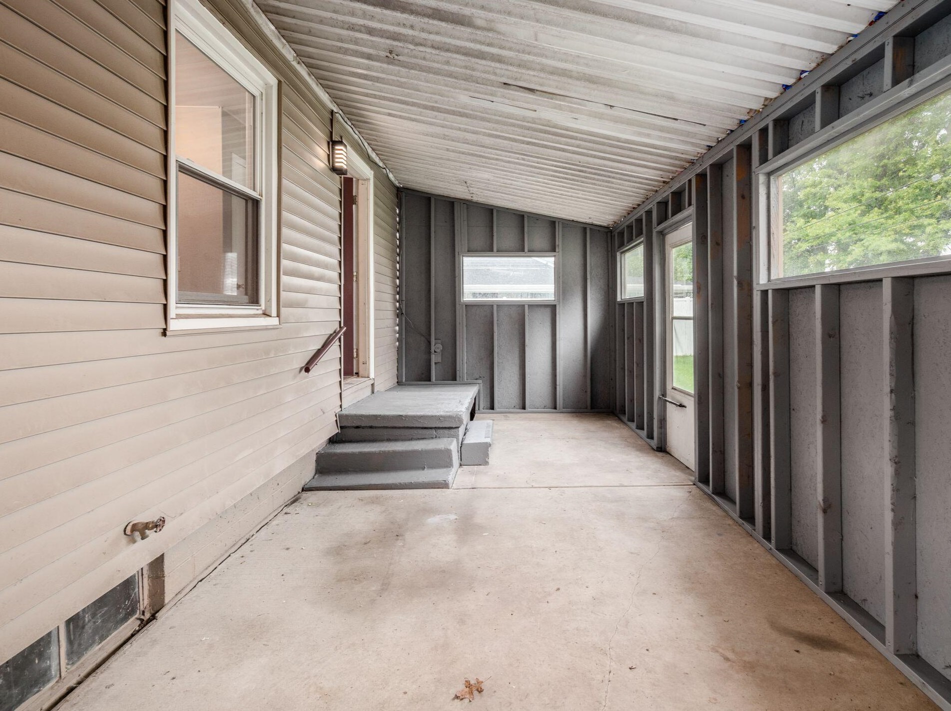 4636 Ludington Rd, Columbus OH 43227-1326 exterior