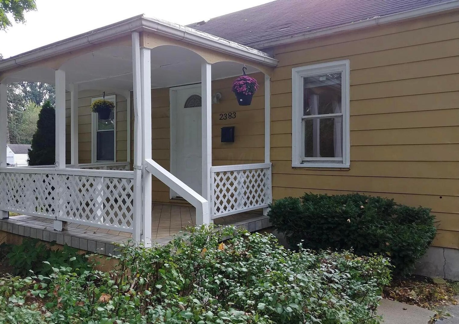 2383 Parkwood Ave, Columbus, OH 43211-1843