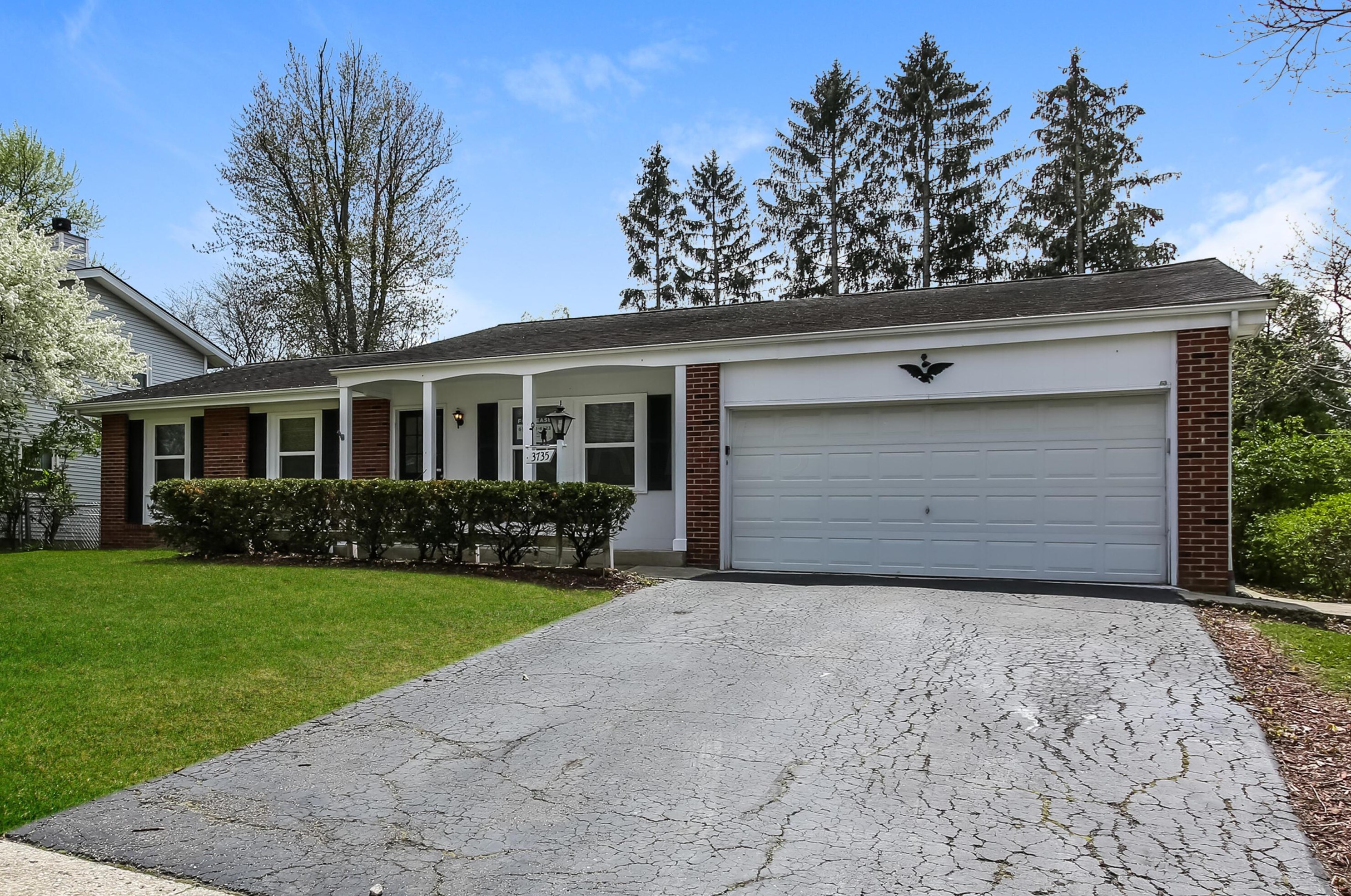 3735 Gairlock Dr, Columbus OH  43228-3716 exterior