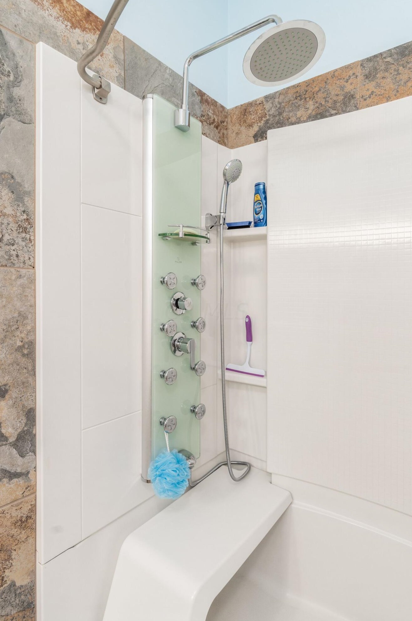 7563 Jenkins Dr, Cnl Wnchstr OH  43110-8381 exterior