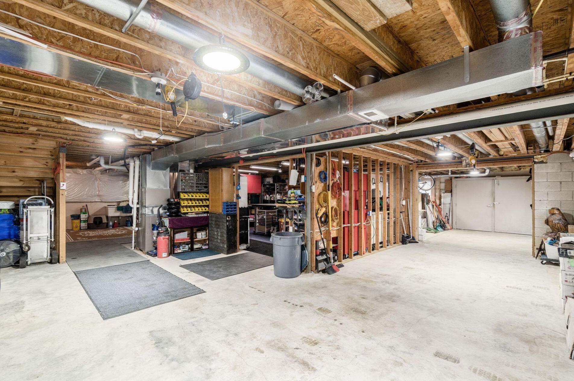 7563 Jenkins Dr, Cnl Wnchstr OH  43110-8381 exterior