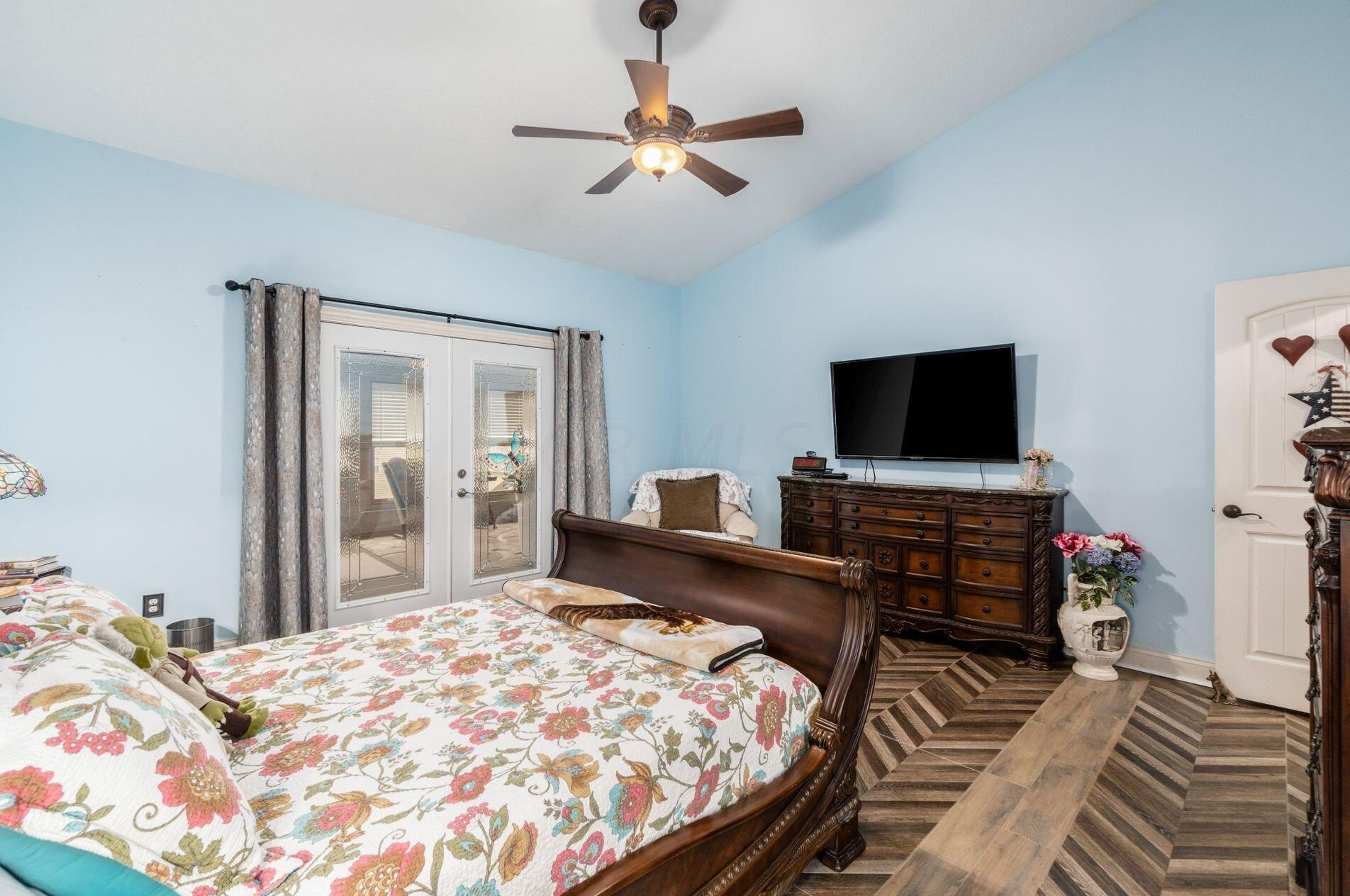 7563 Jenkins Dr, Cnl Wnchstr OH  43110-8381 exterior