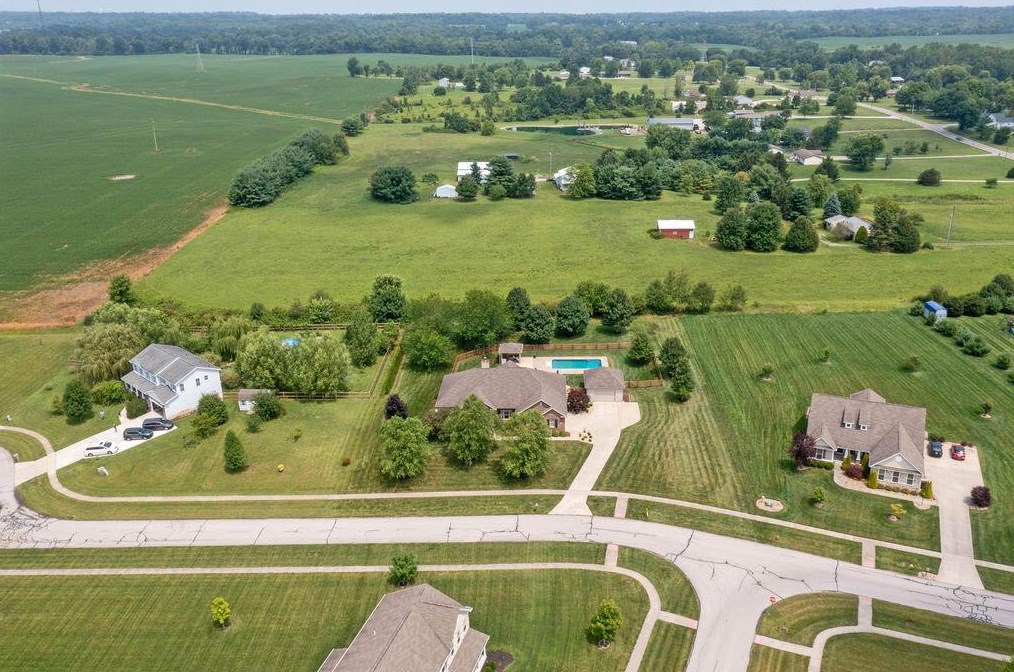 112 York Gate Dr, Pataskala, OH 43062