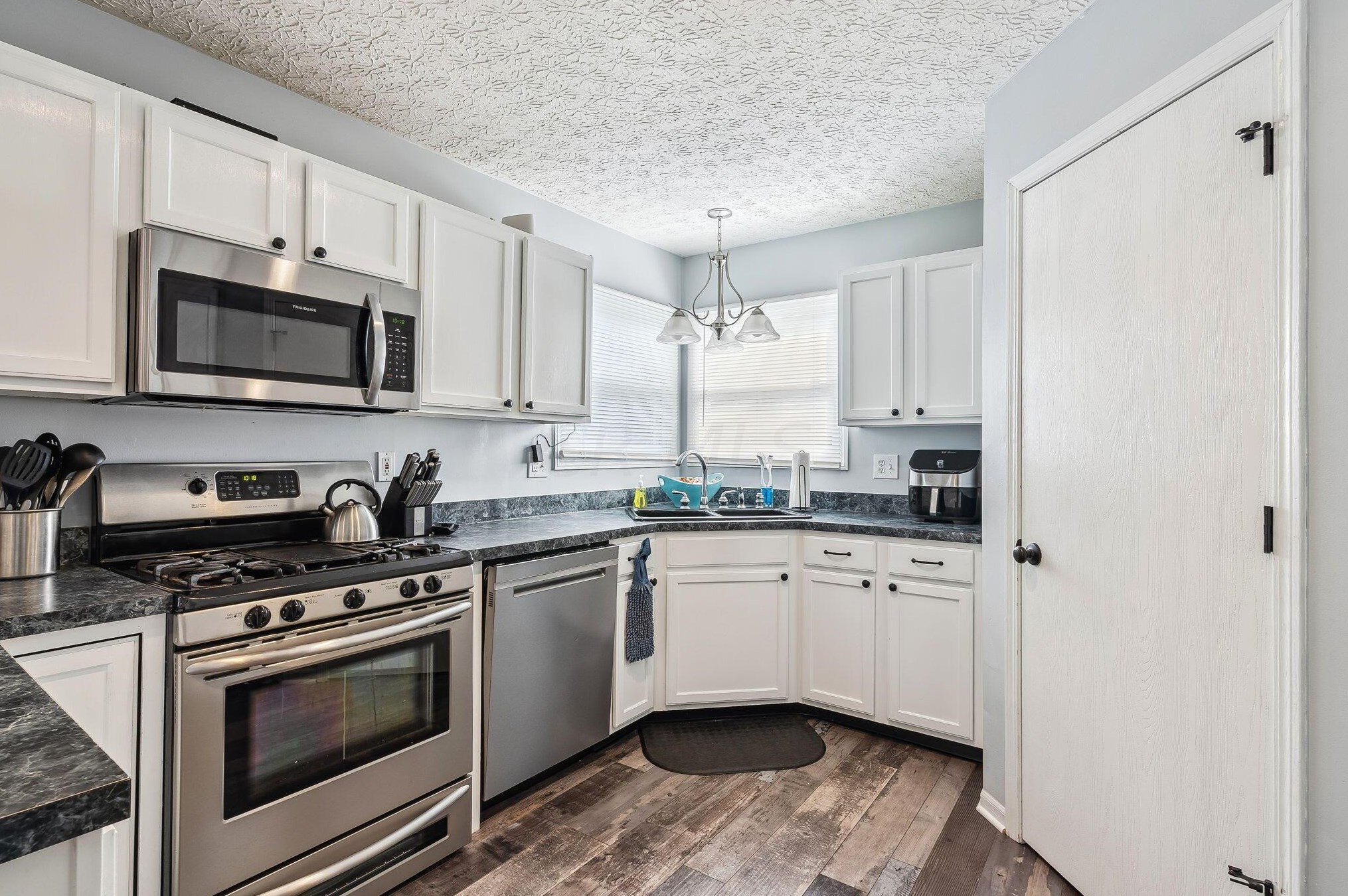 274 Chatterly Ln, Columbus OH 43207-5334 exterior