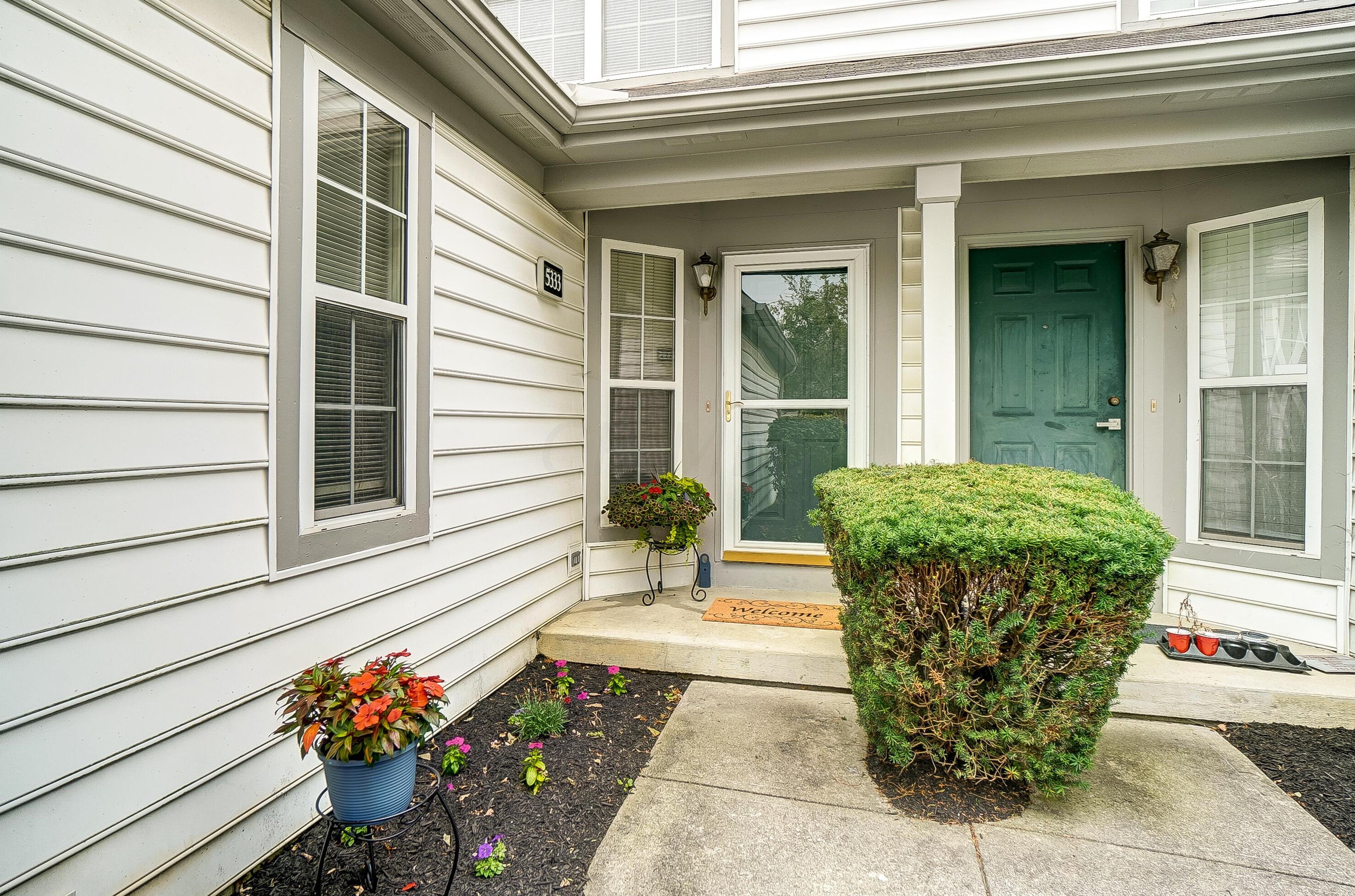 5333 Bethel Park Dr, Columbus, OH 43235-7125