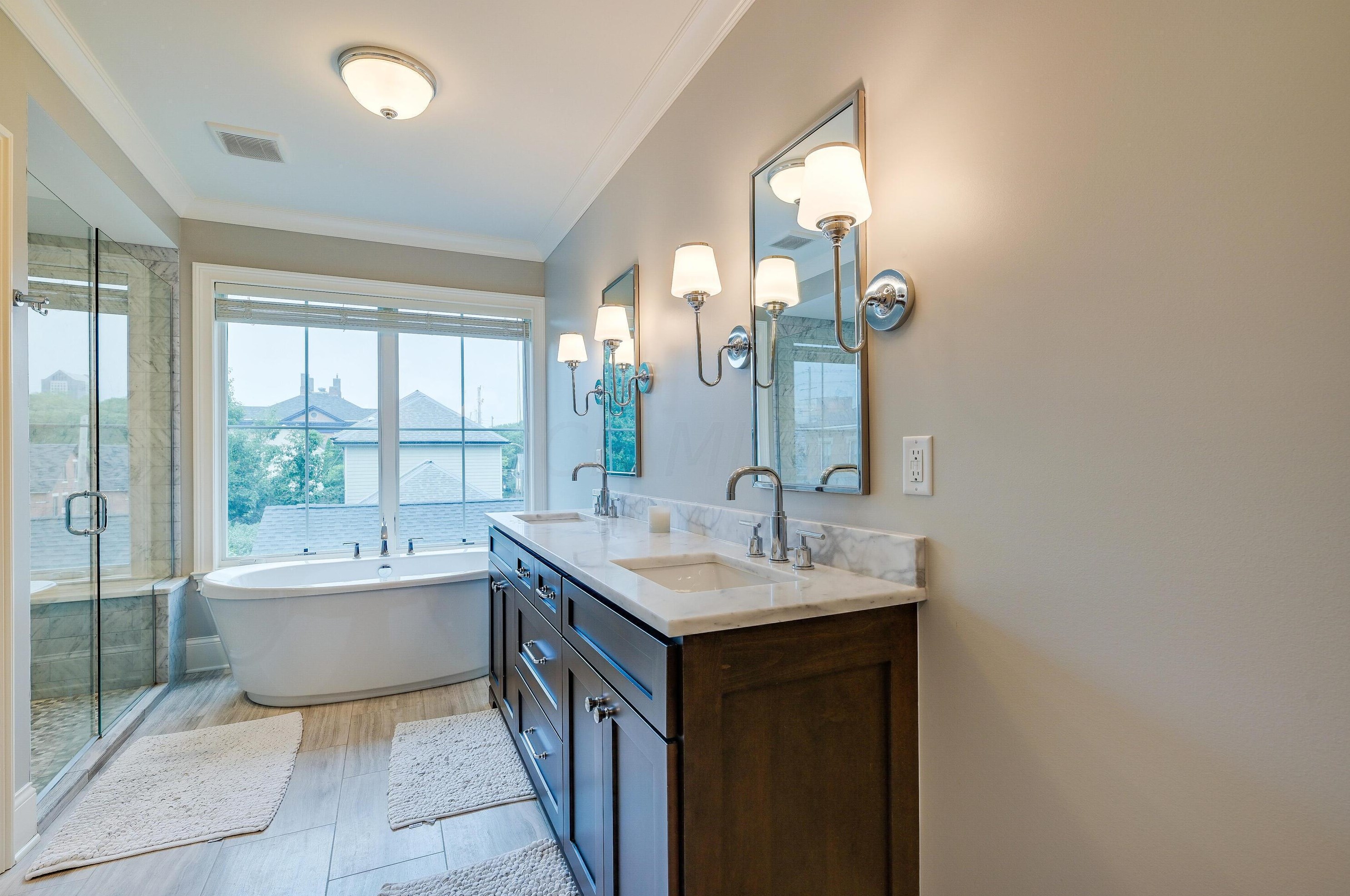 445 Beck St, Columbus OH 43215-5727 exterior