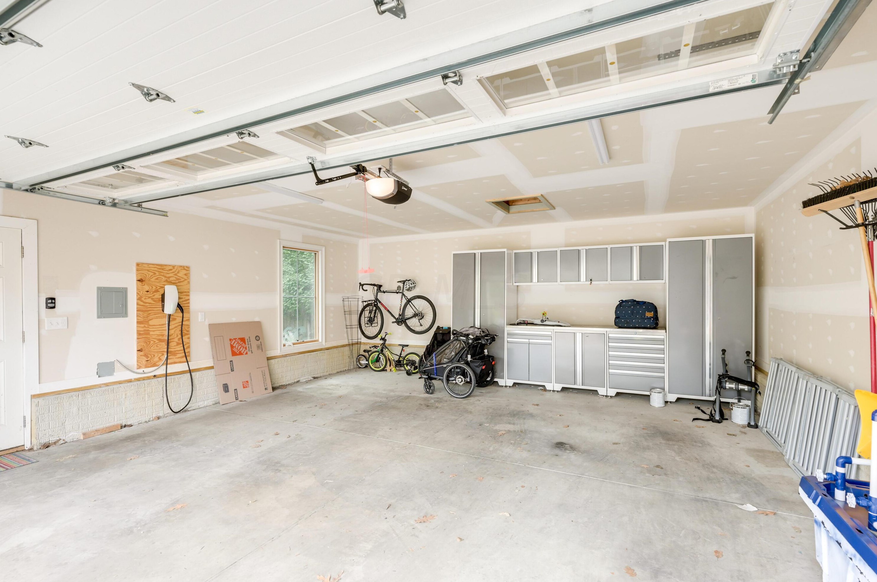 445 Beck St, Columbus OH 43215-5727 exterior