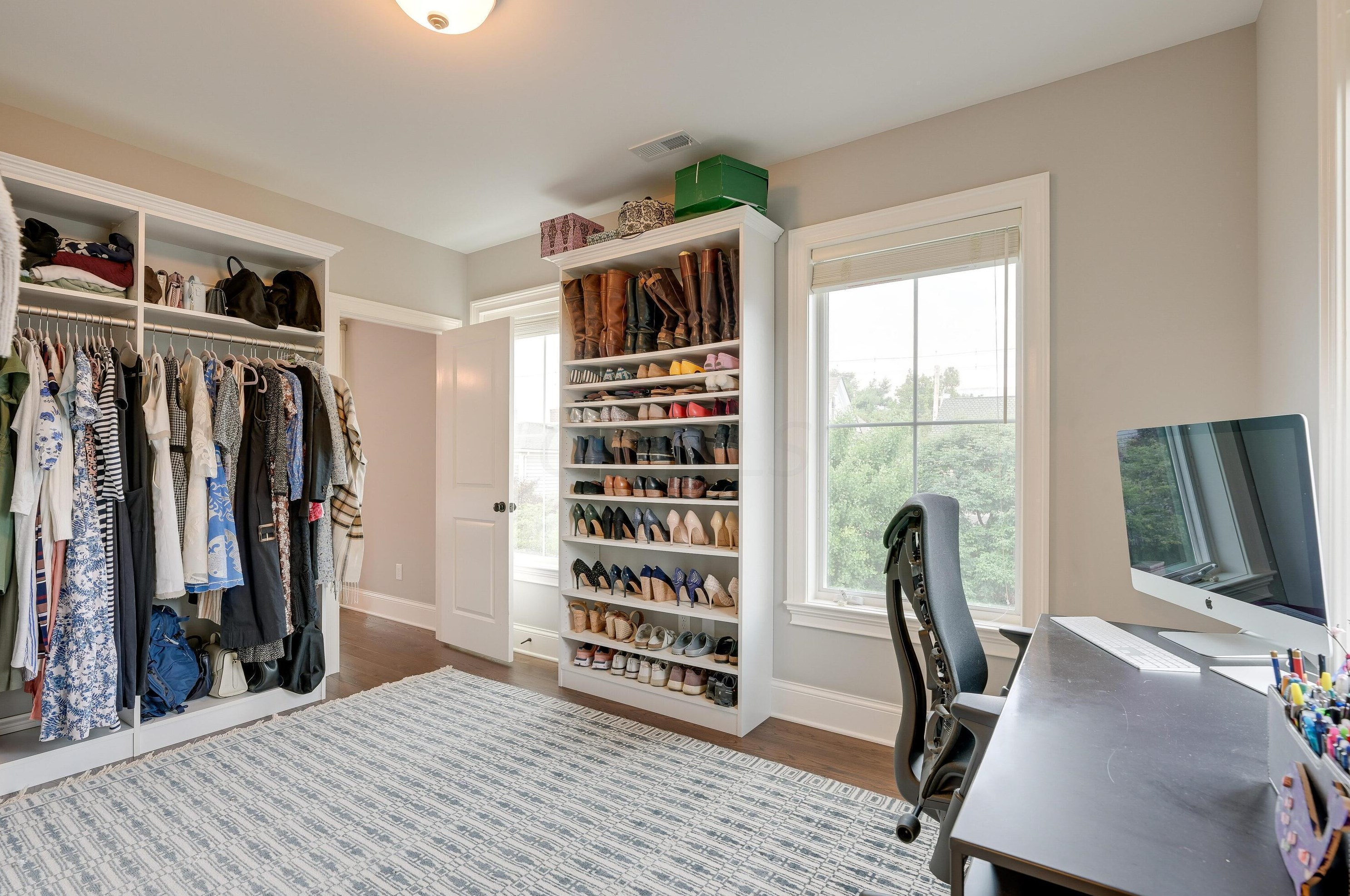 445 Beck St, Columbus OH 43215-5727 exterior