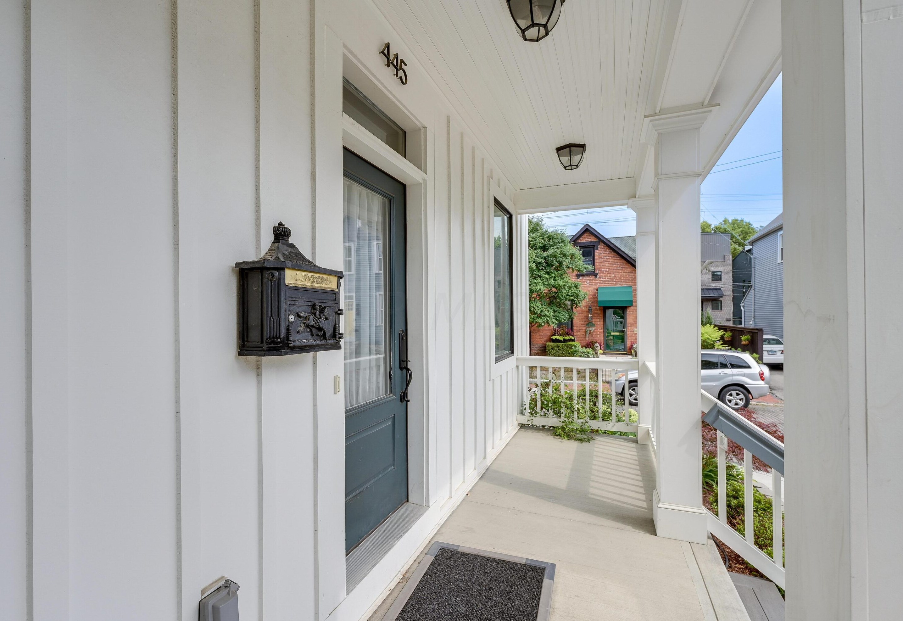 445 Beck St, Columbus OH 43215-5727 exterior