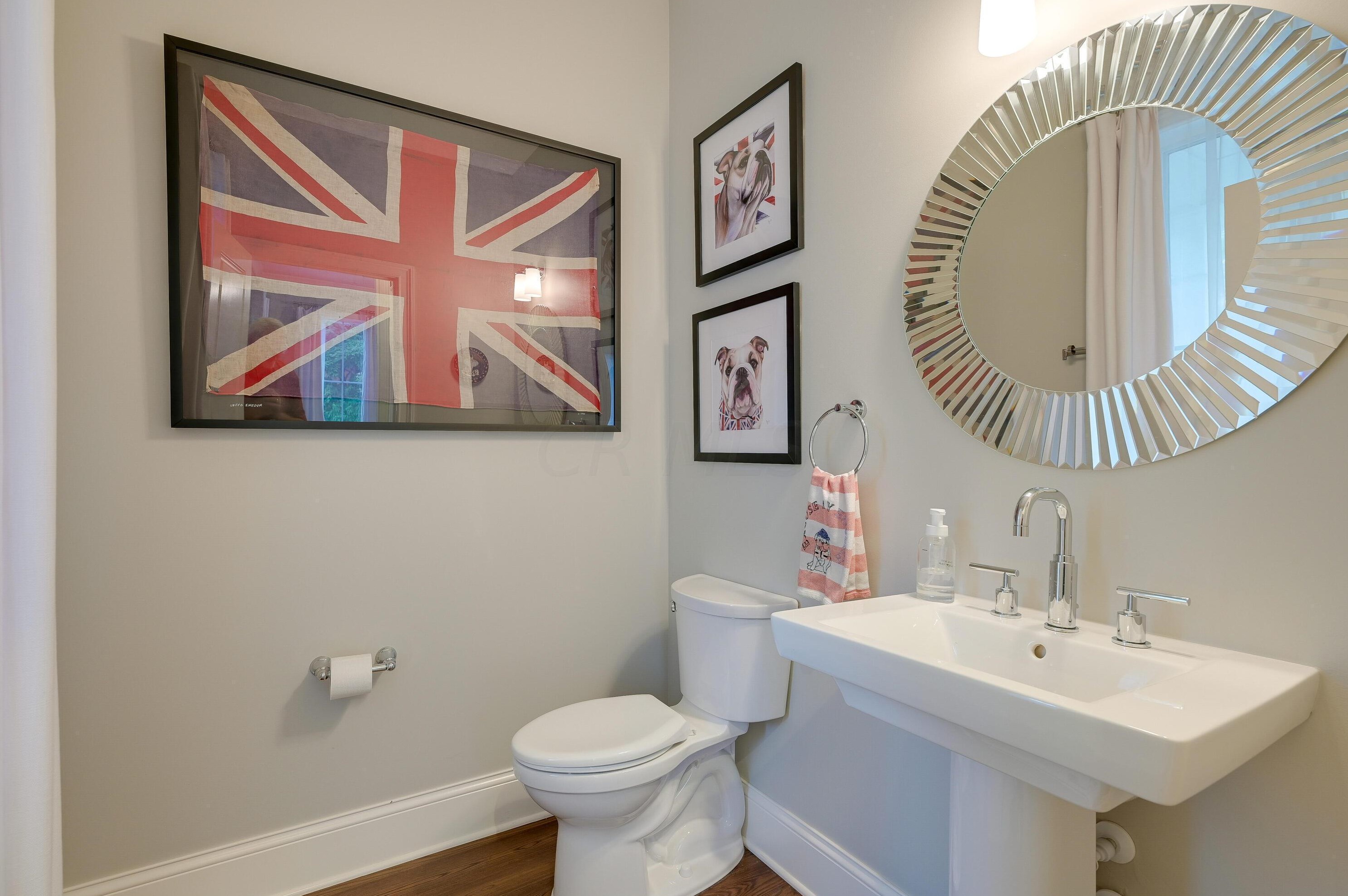 445 Beck St, Columbus OH 43215-5727 exterior