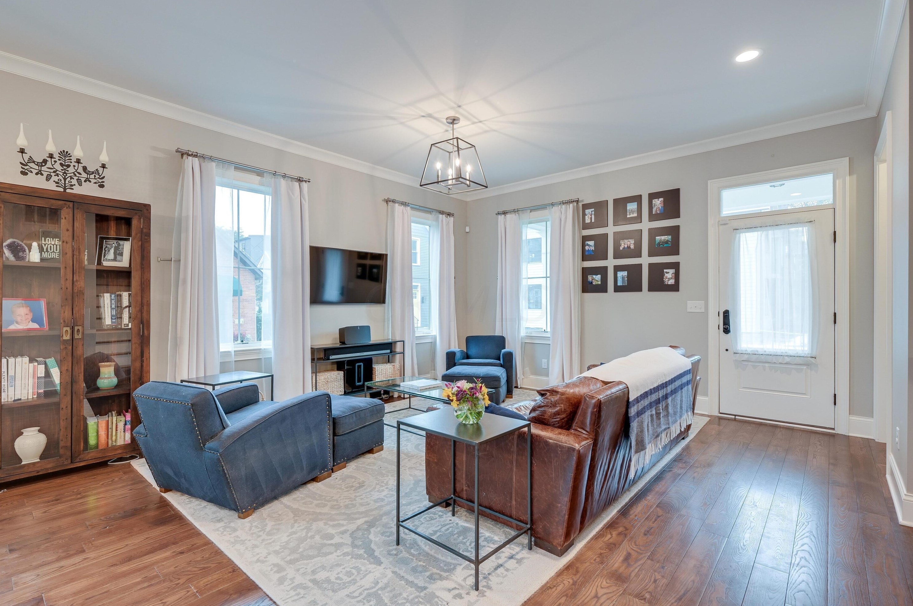 445 Beck St, Columbus OH 43215-5727 exterior