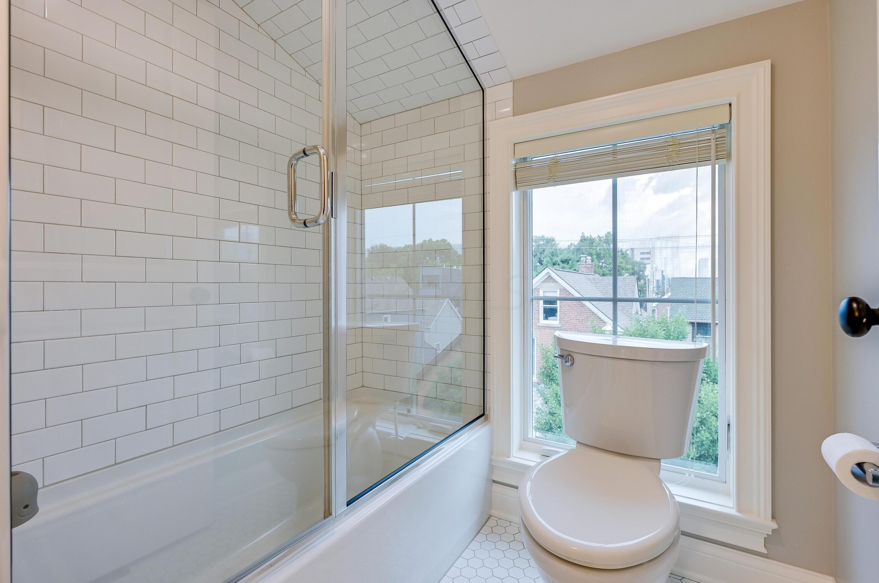 445 Beck St, Columbus OH 43215-5727 exterior