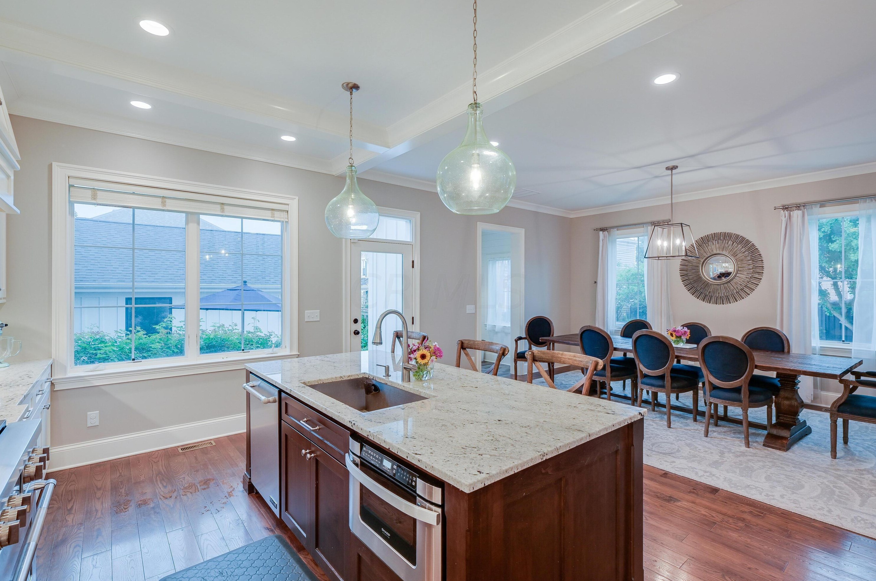 445 Beck St, Columbus OH 43215-5727 exterior