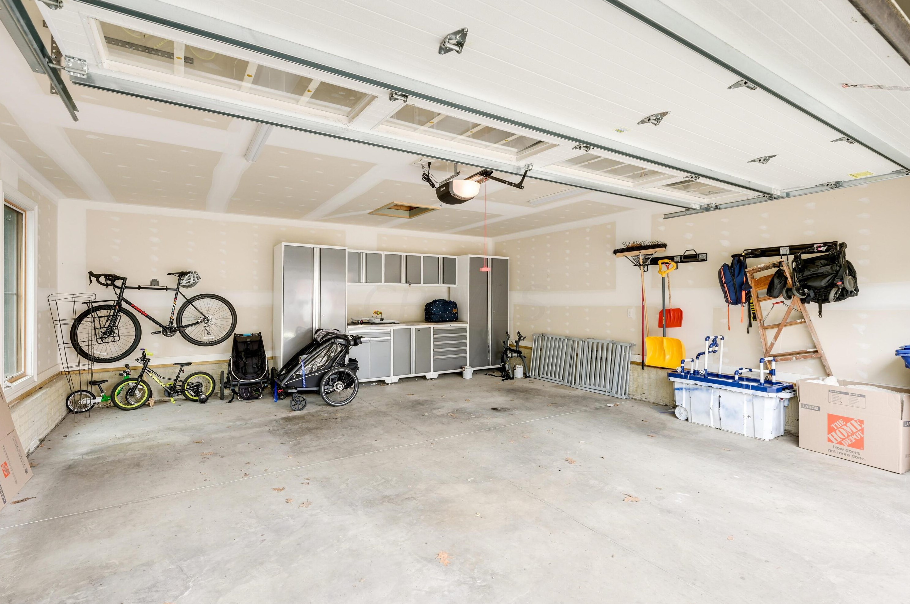 445 Beck St, Columbus OH 43215-5727 exterior