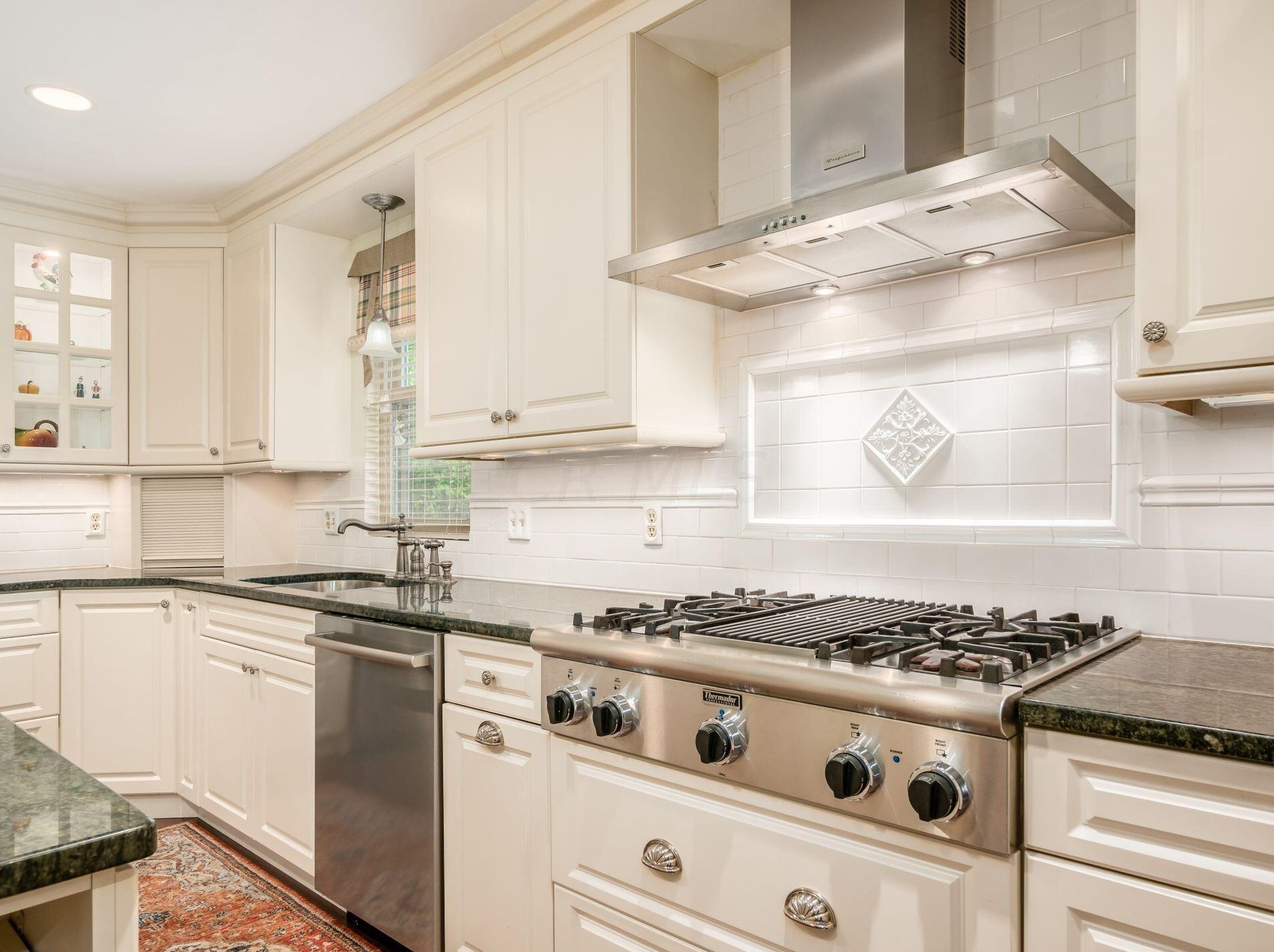 363 Kellner Rd, Columbus OH 43209-2266 exterior