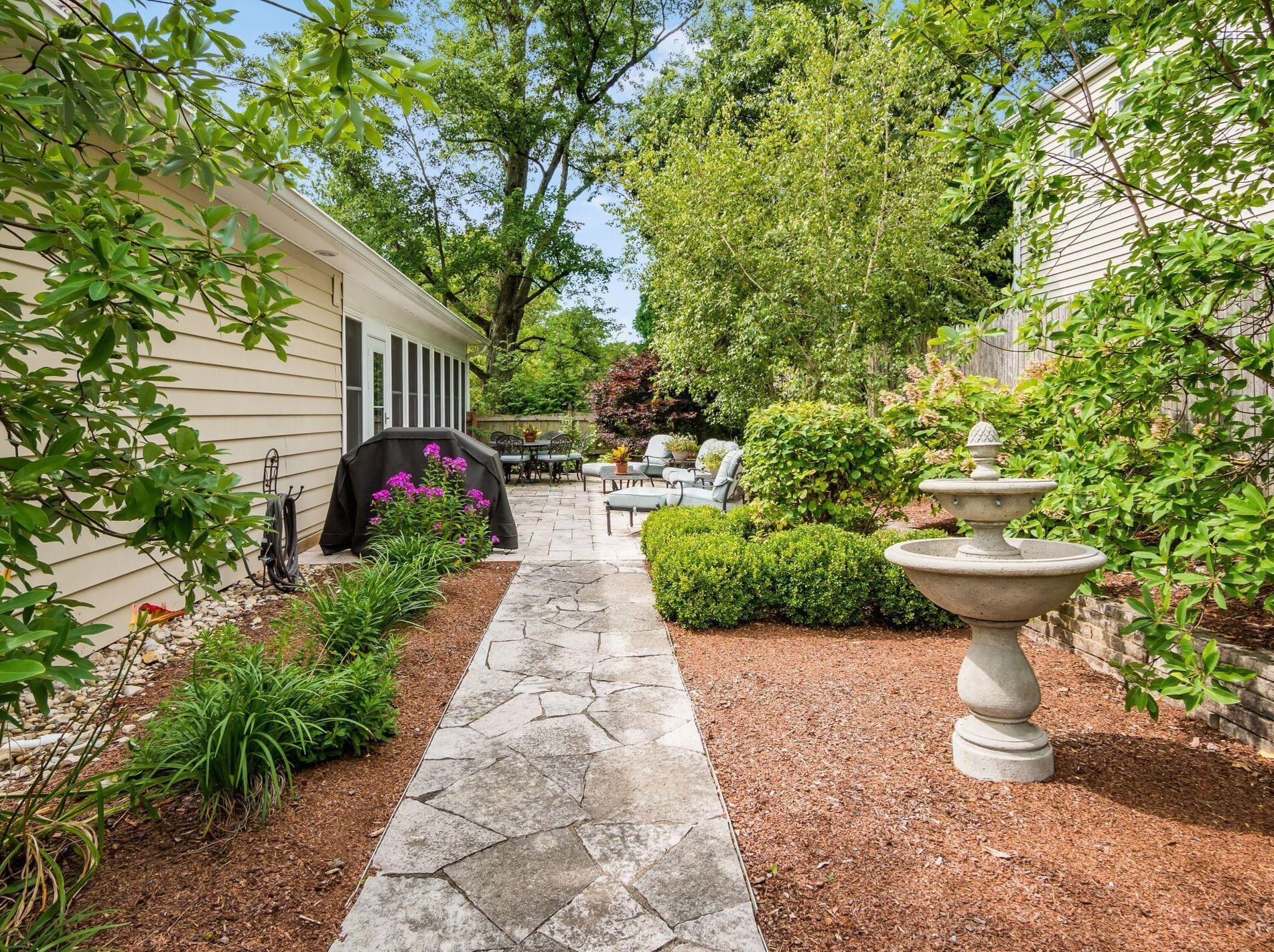 363 Kellner Rd, Columbus OH 43209-2266 exterior