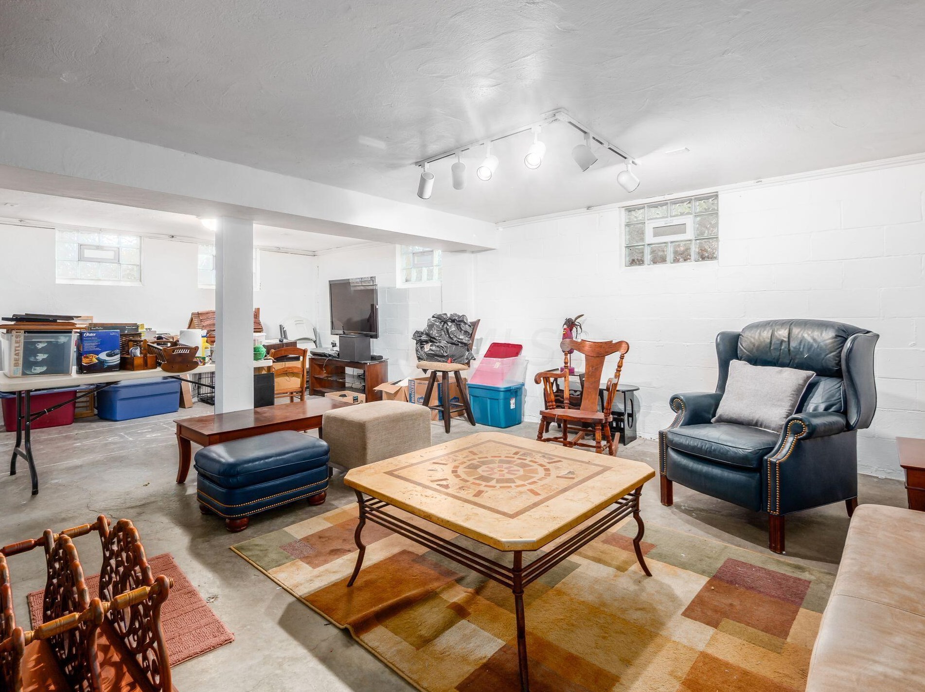 363 Kellner Rd, Columbus OH 43209-2266 exterior