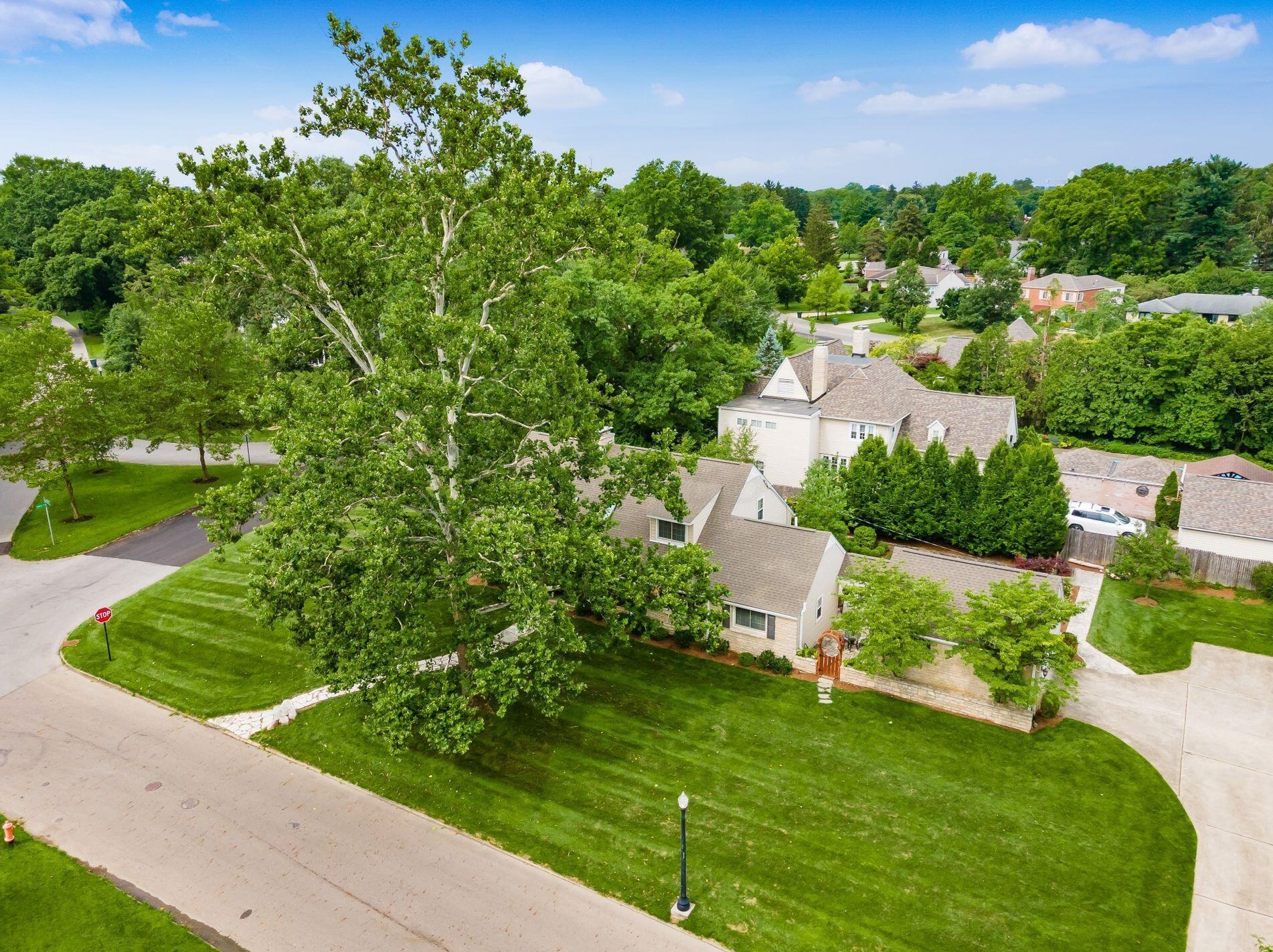 363 Kellner Rd, Columbus OH 43209-2266 exterior