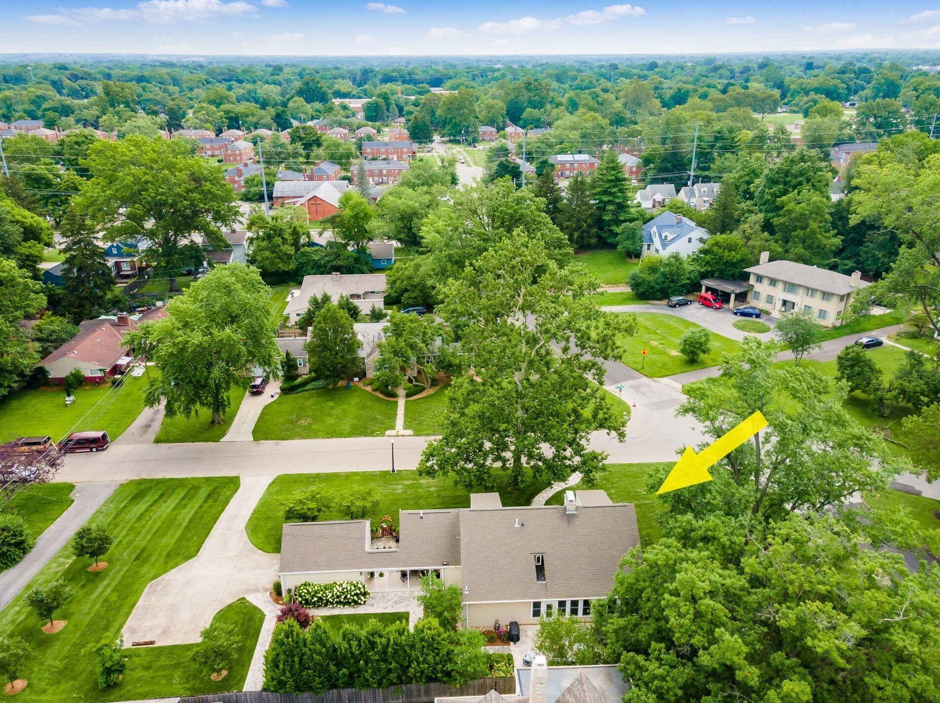 363 Kellner Rd, Columbus OH 43209-2266 exterior