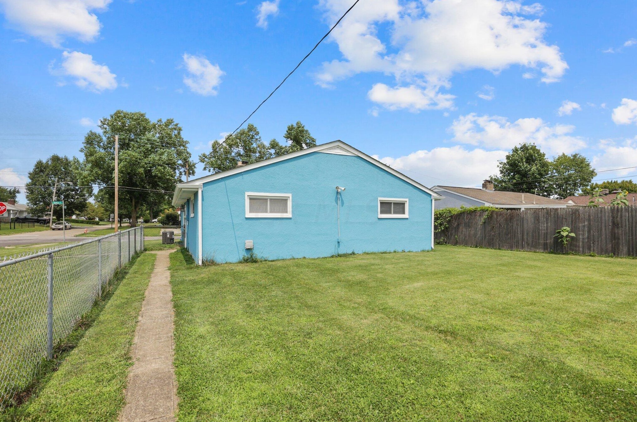 3545 Eakin Rd, Columbus, OH 43204-1046