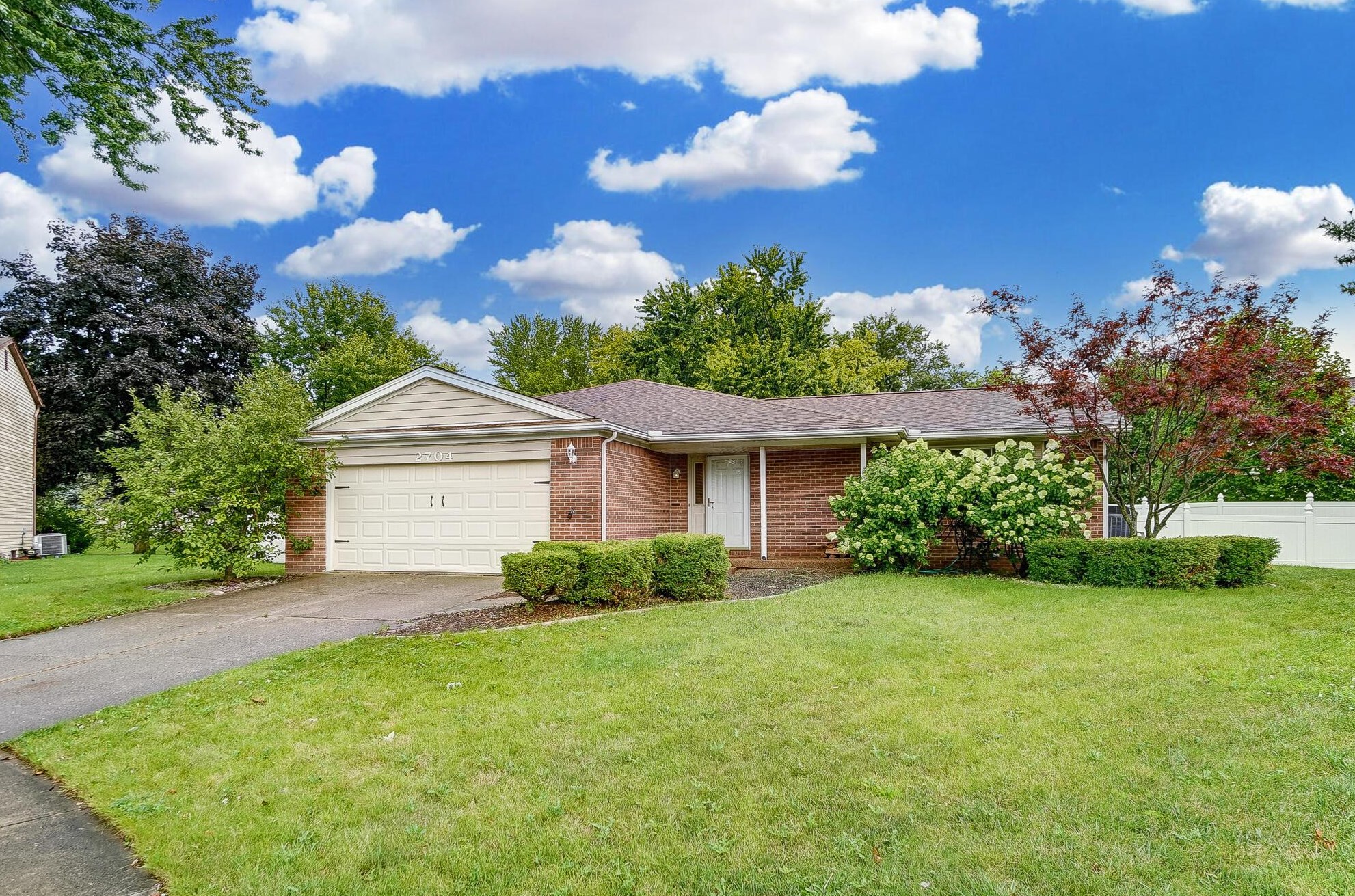 2704 Stokley Ct, Columbus, OH 43235-3212