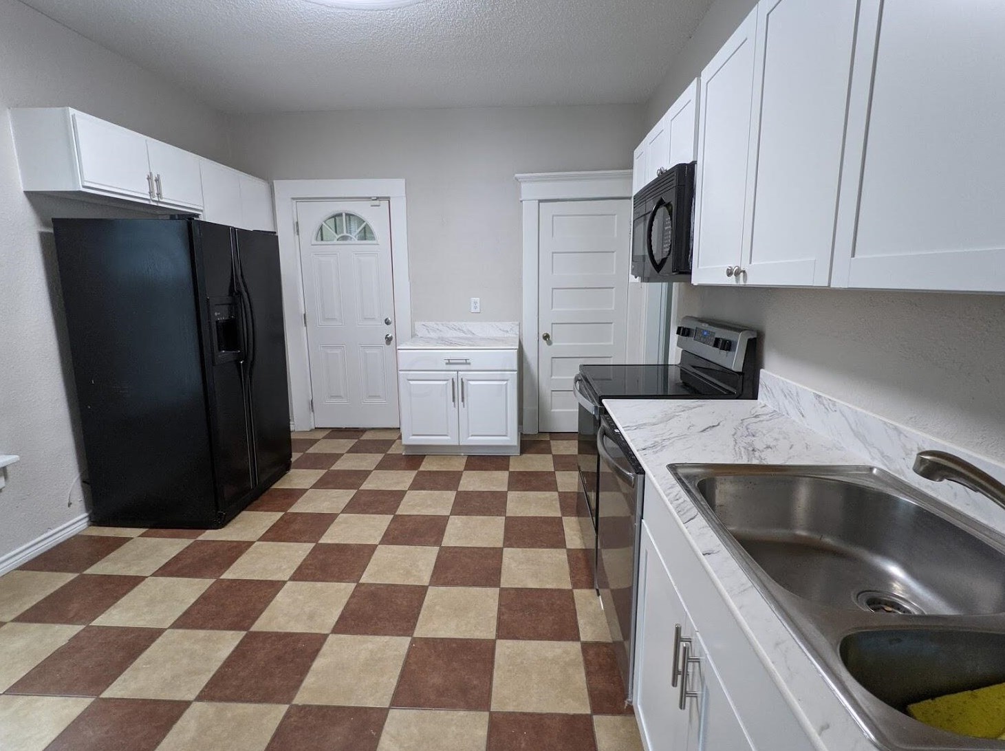 591 Gilbert St, Columbus OH 43205-2632 exterior