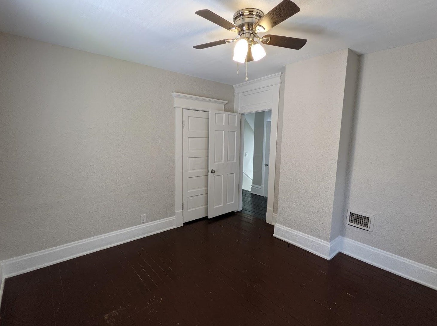 591 Gilbert St, Columbus OH 43205-2632 exterior